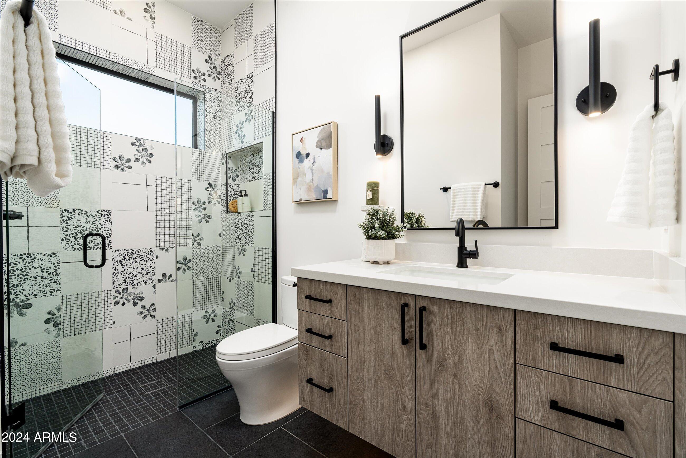 1815 E MYRTLE Avenue