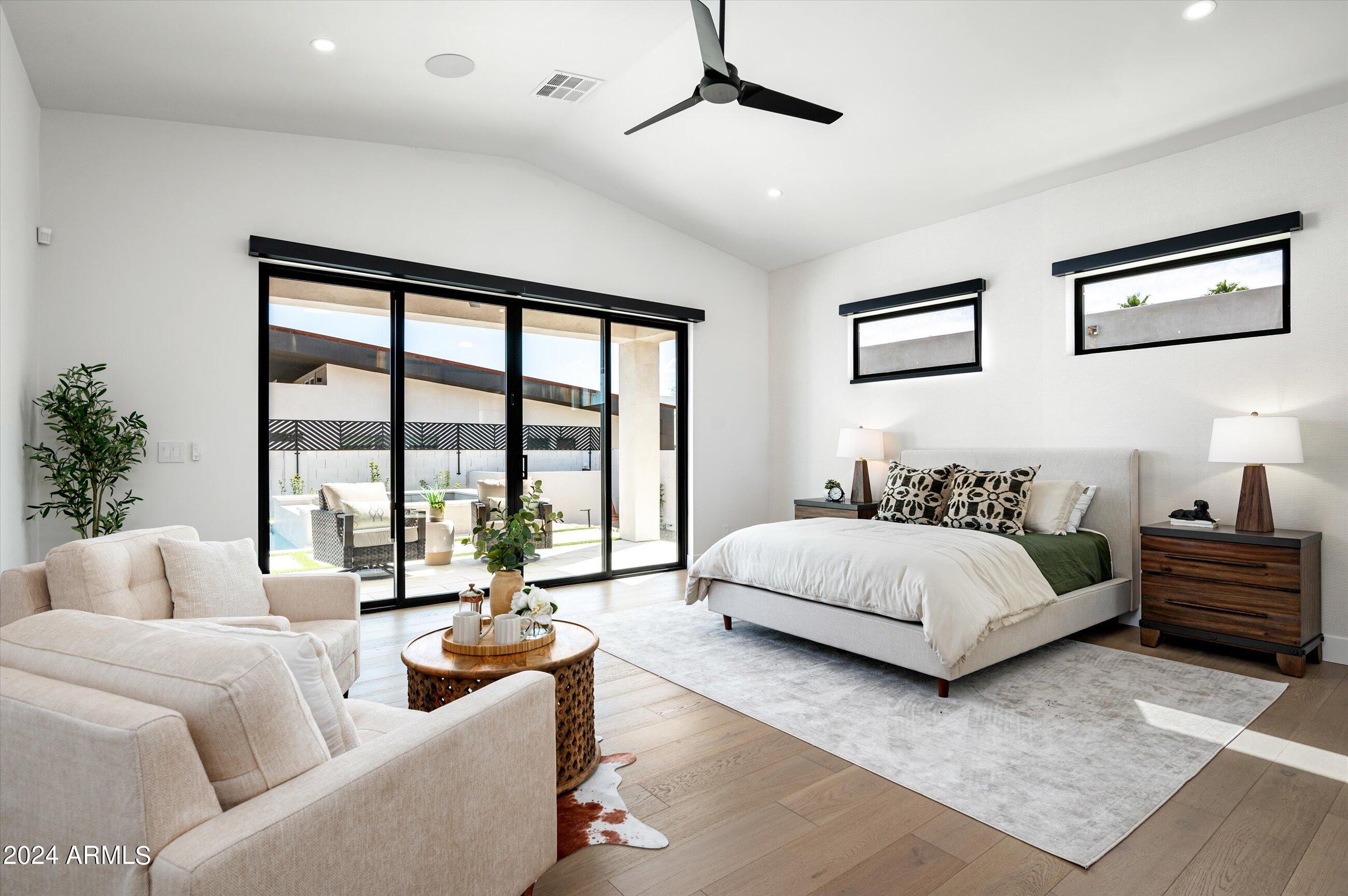 1815 E MYRTLE Avenue