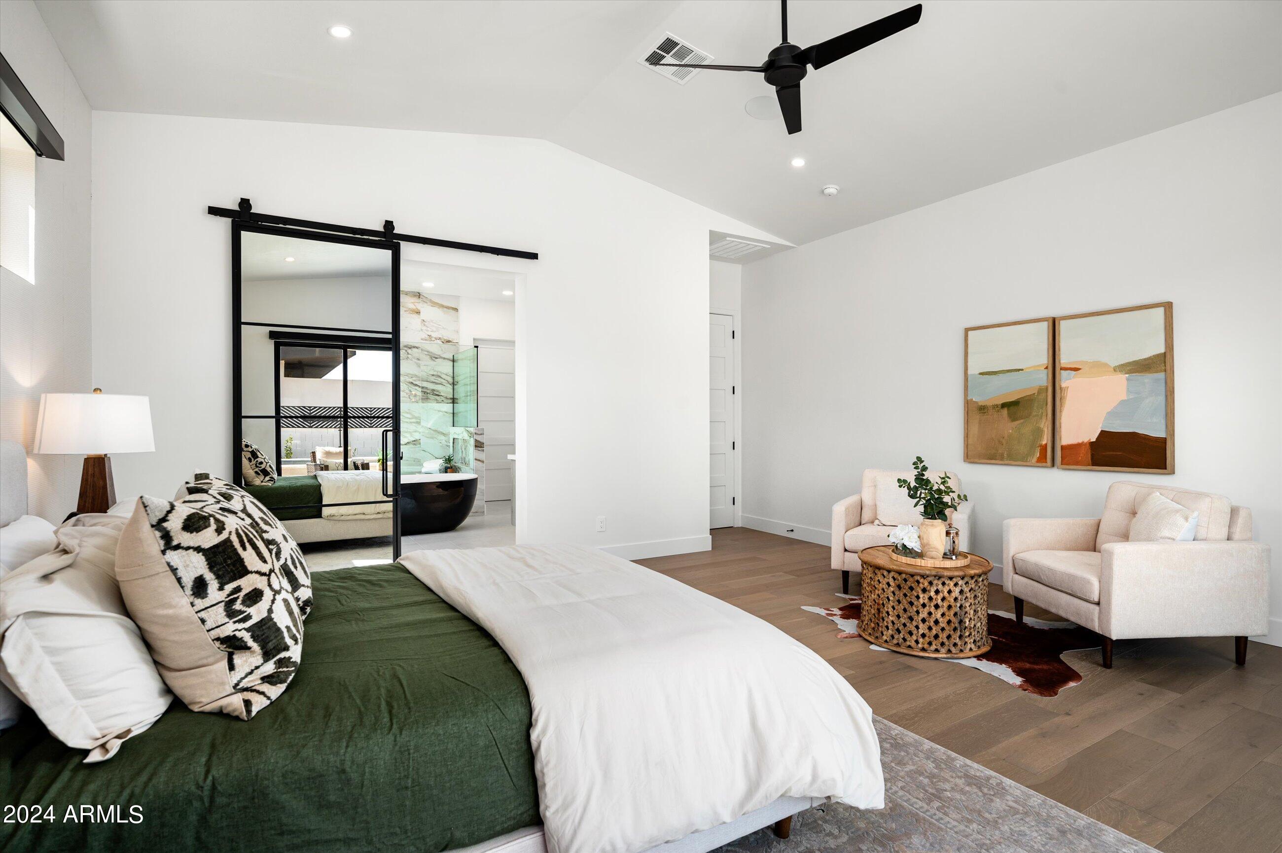 1815 E MYRTLE Avenue