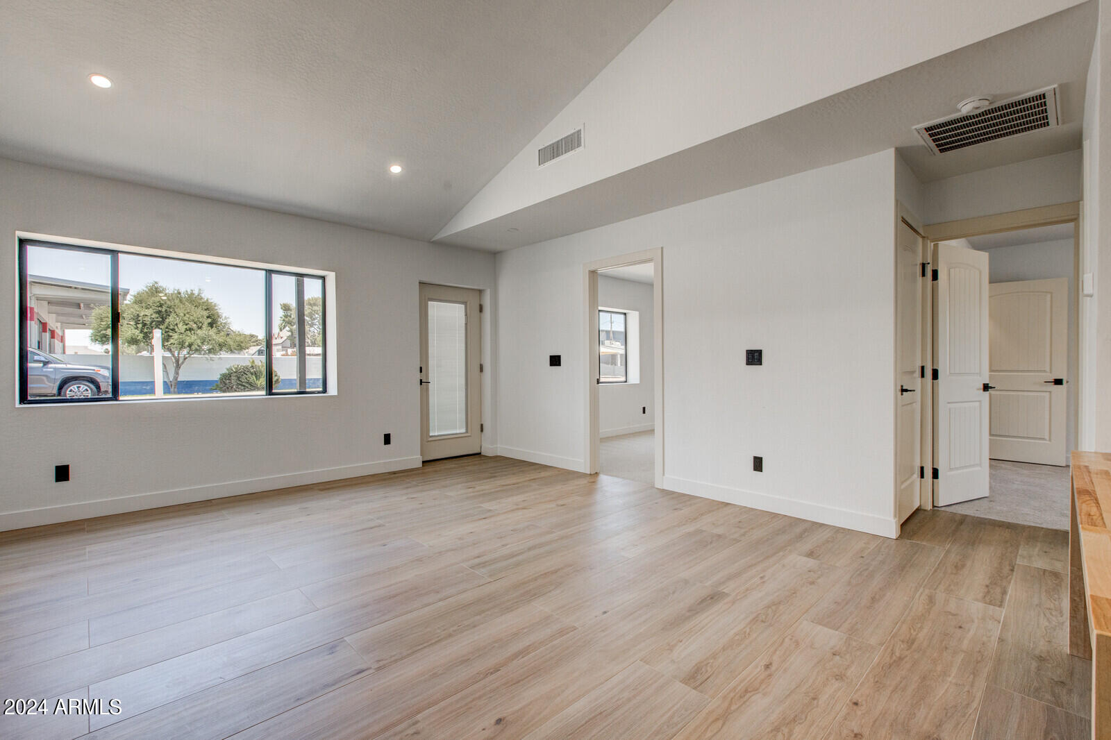 2927 N 29TH Place