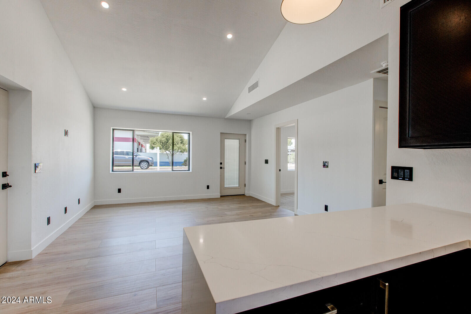 2927 N 29TH Place