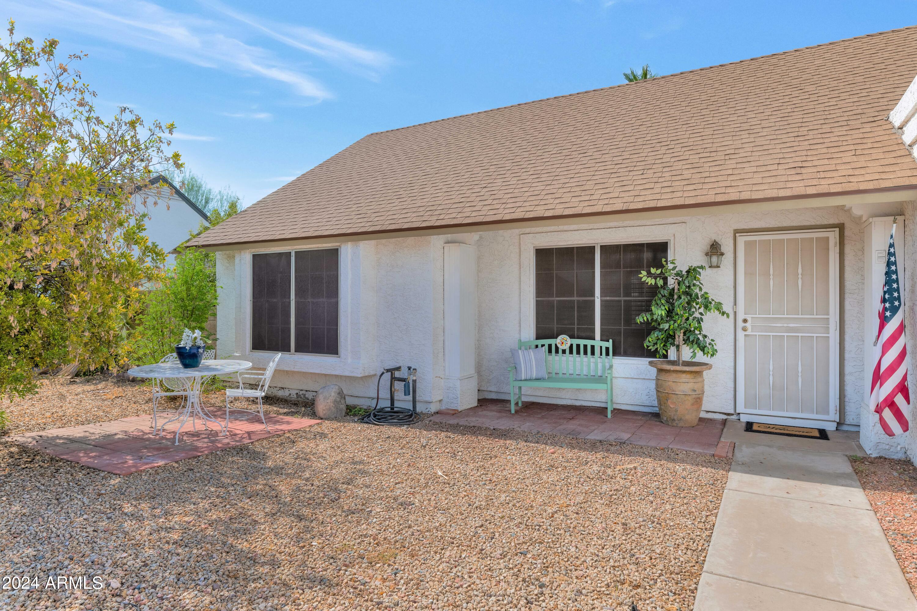 1419 E DIVOT Drive