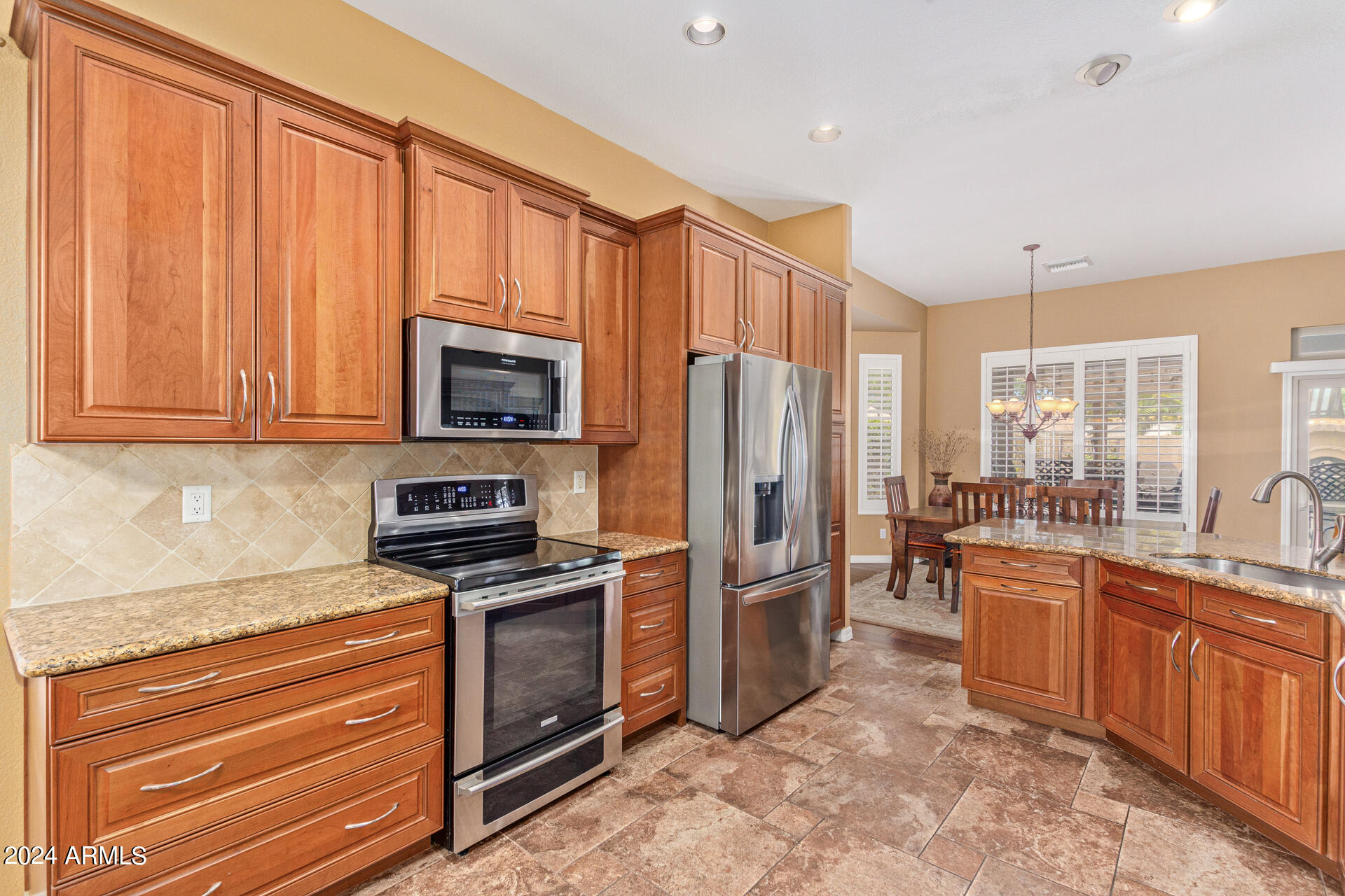 4118 E WALNUT Road