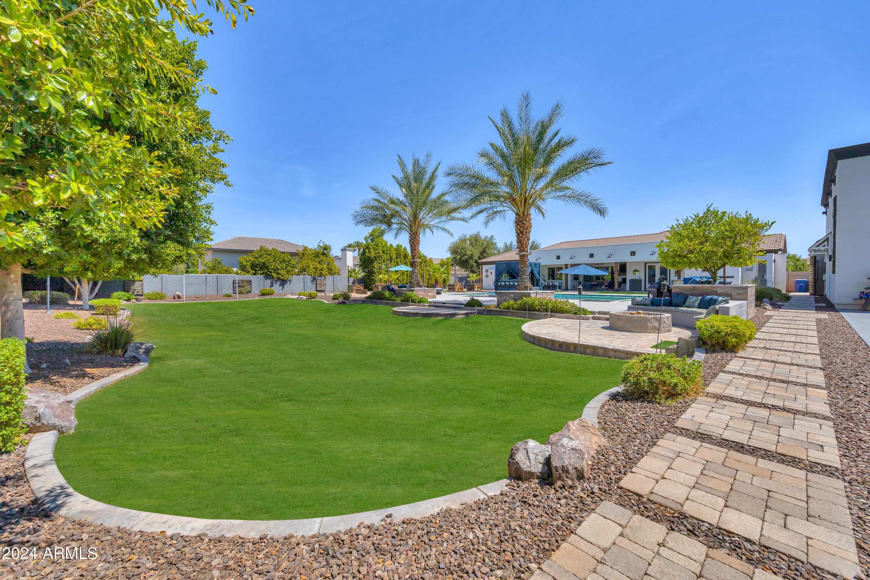 2776 E TAURUS Place