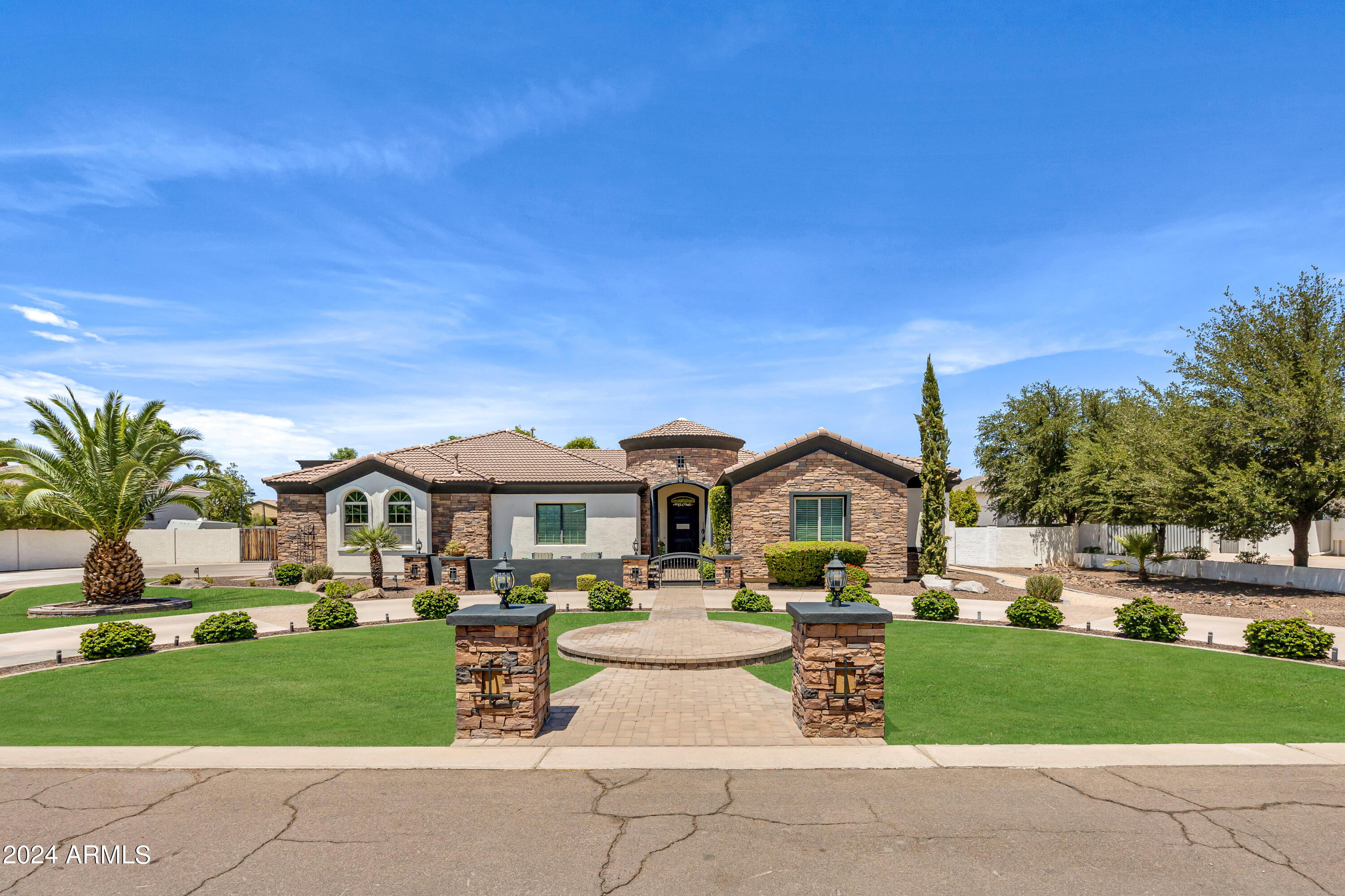 2776 E TAURUS Place