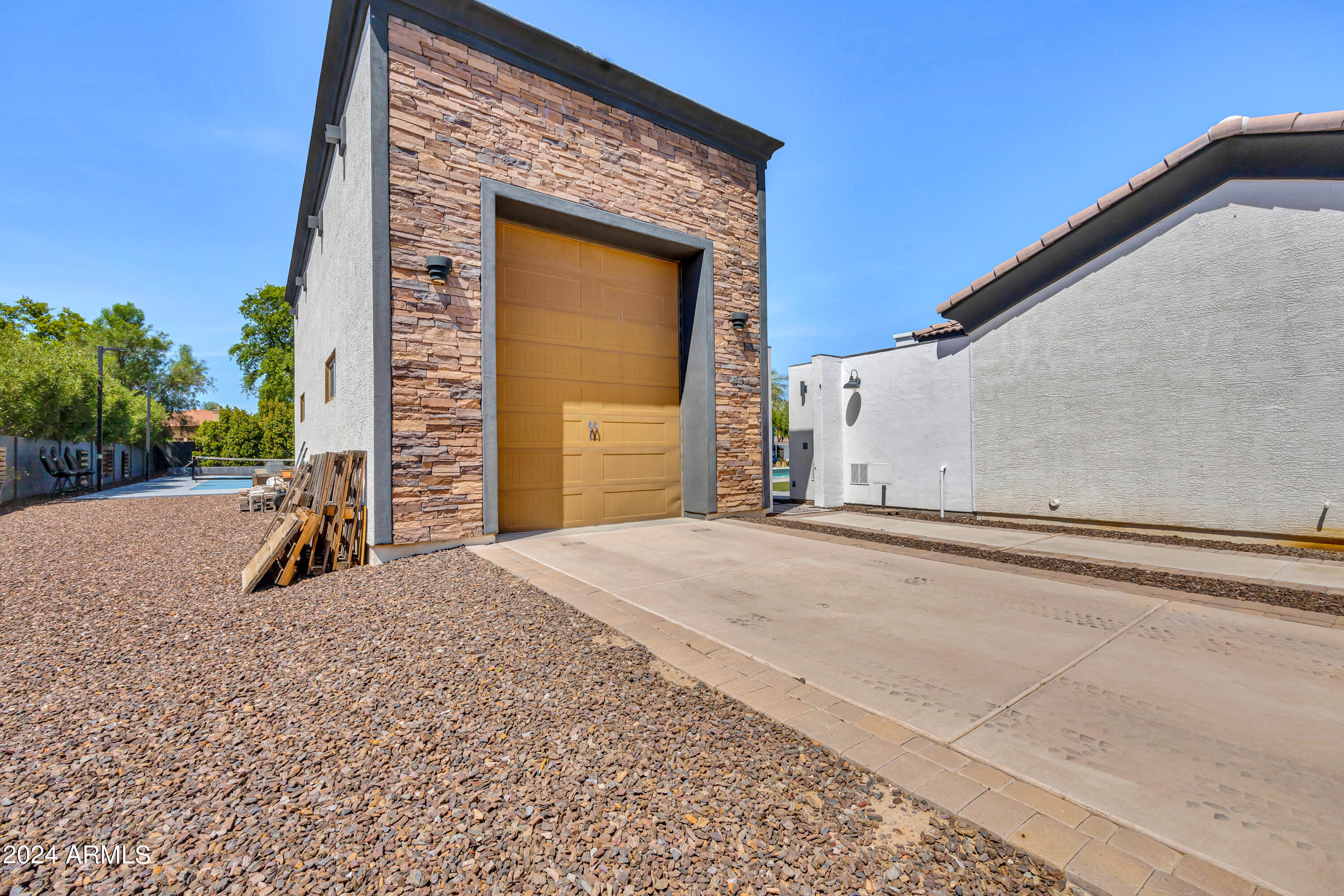 2776 E TAURUS Place