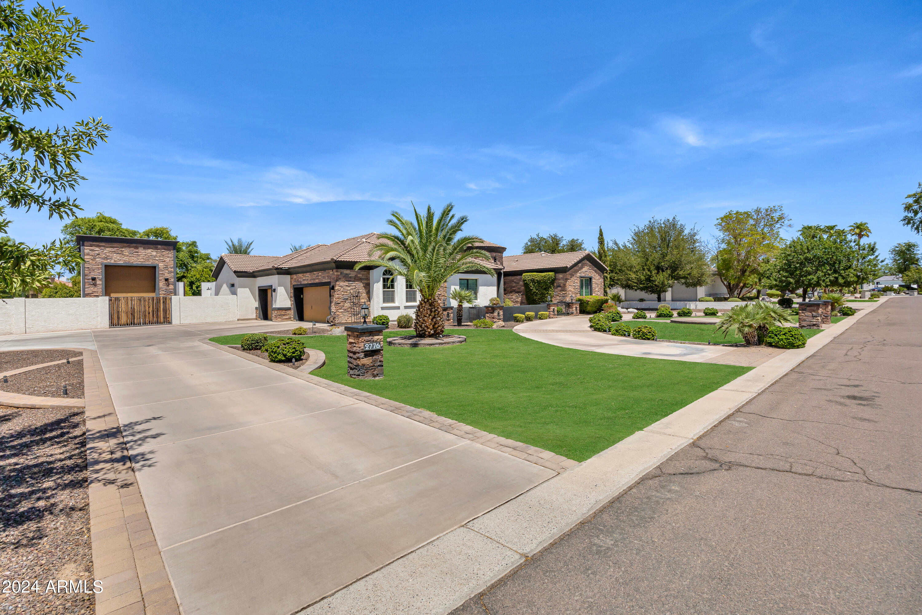 2776 E TAURUS Place