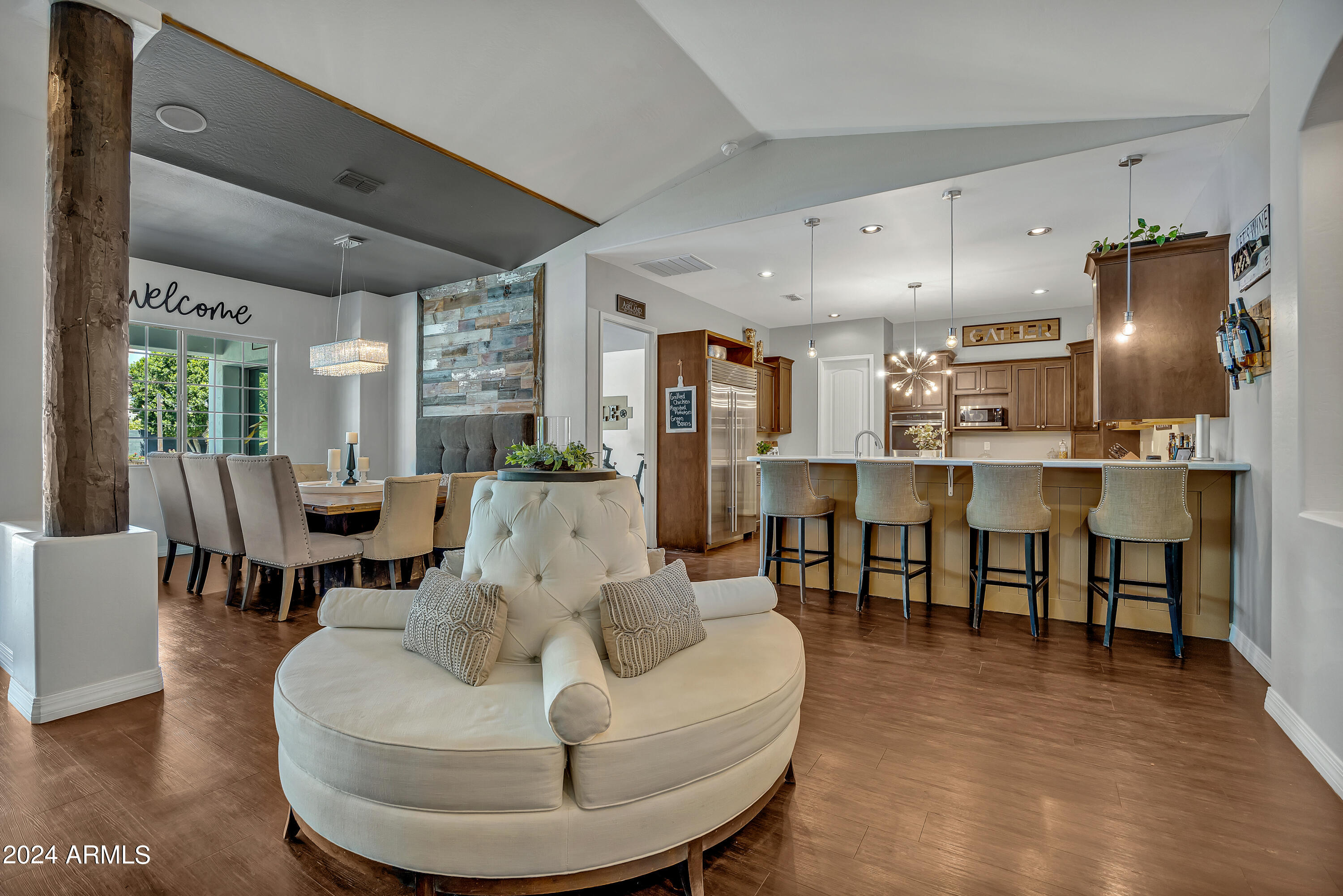2776 E TAURUS Place