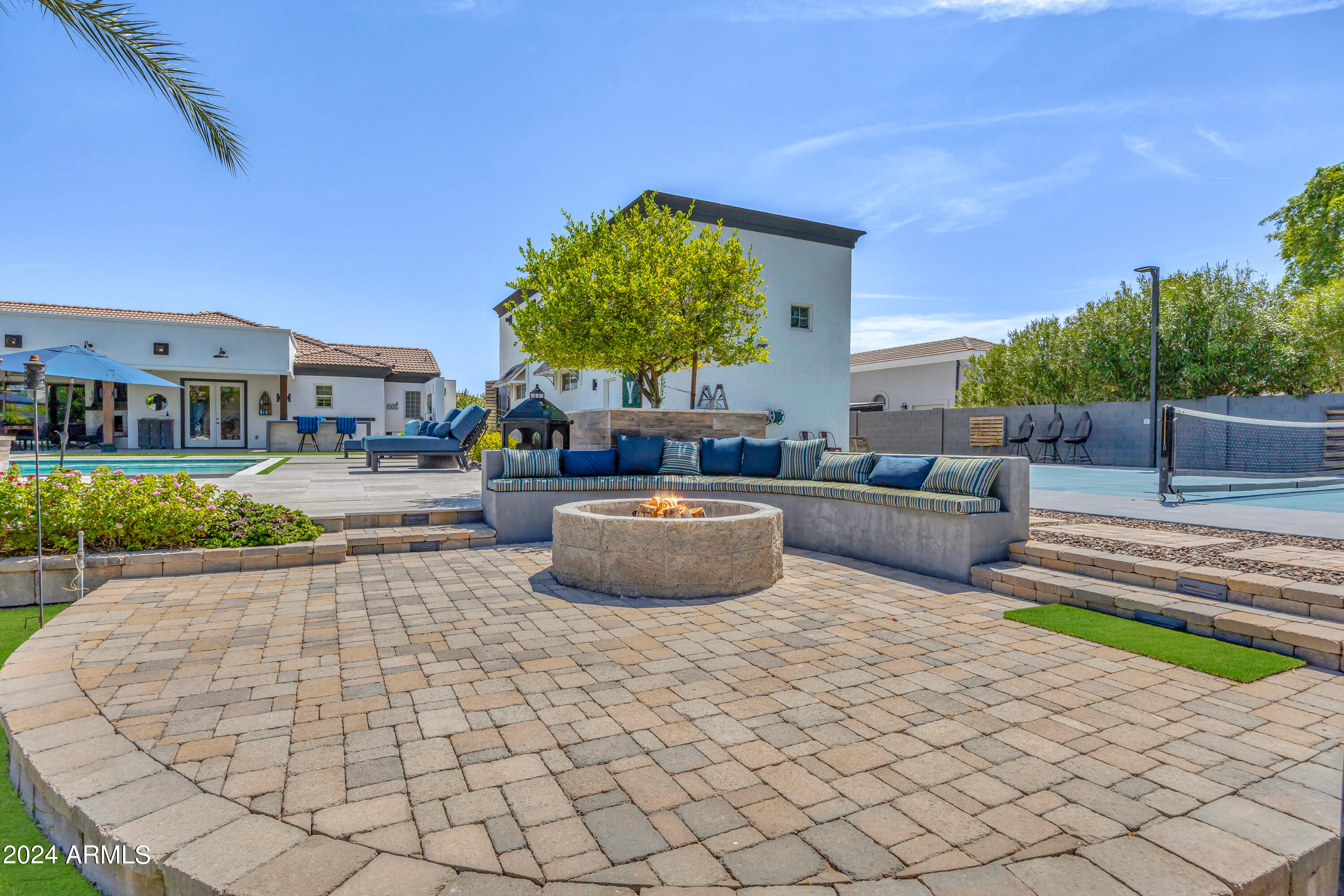 2776 E TAURUS Place