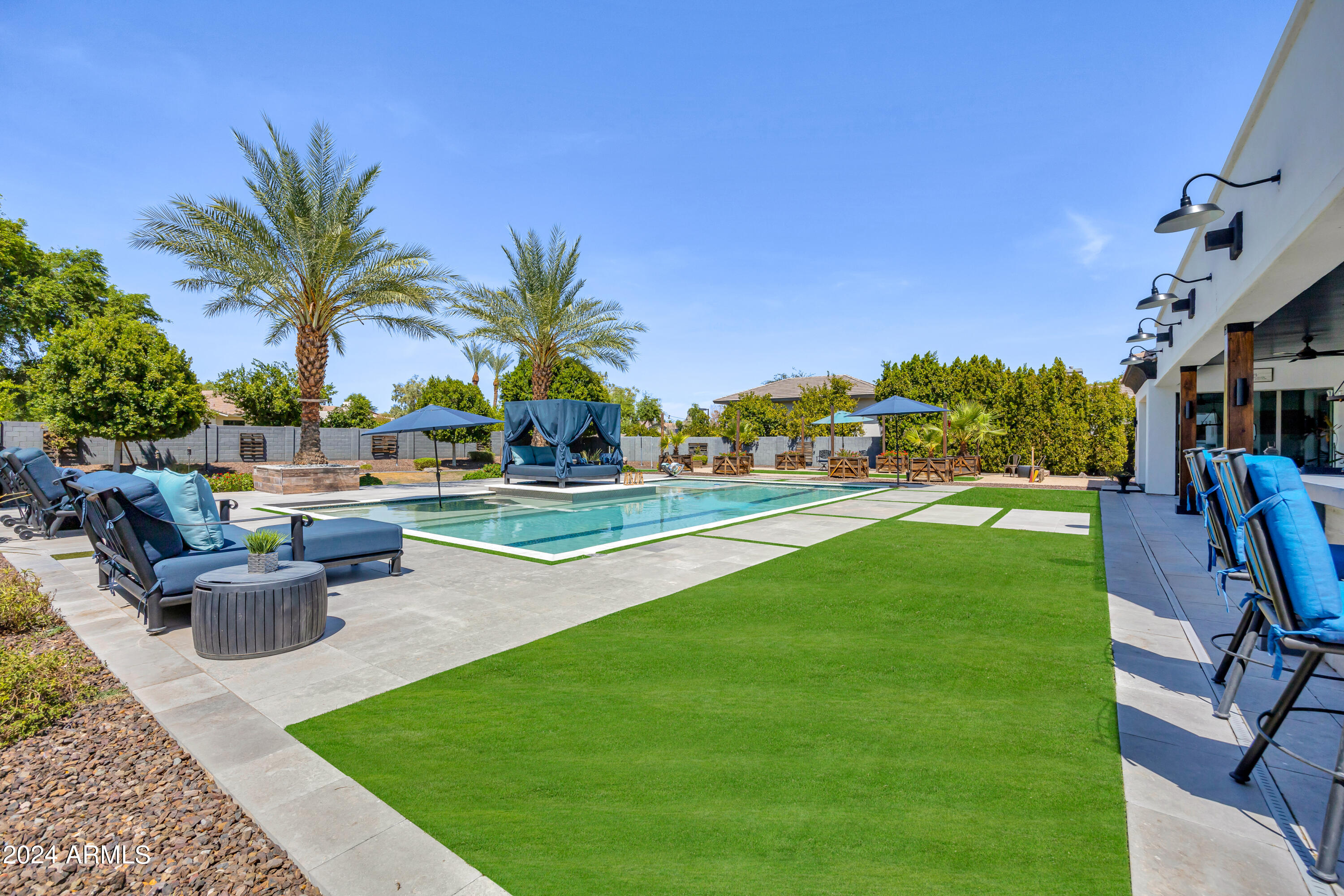 2776 E TAURUS Place