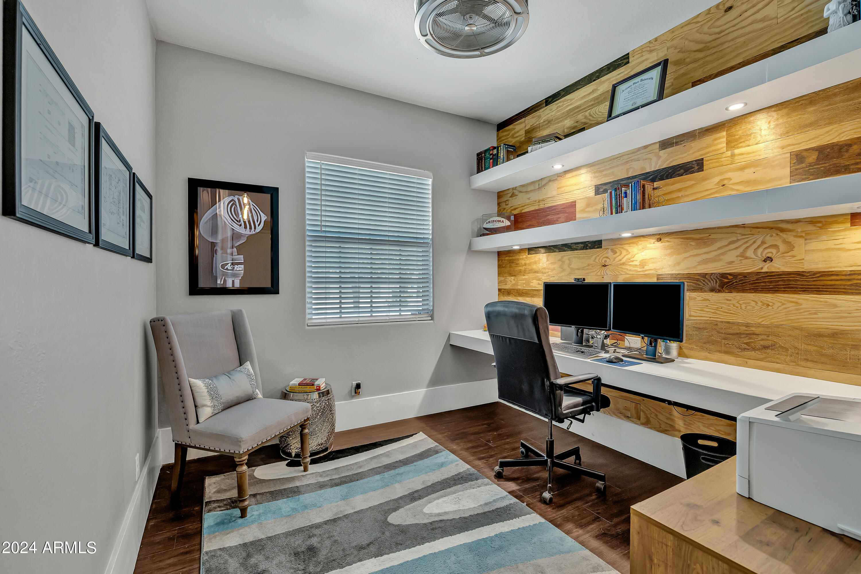 2776 E TAURUS Place