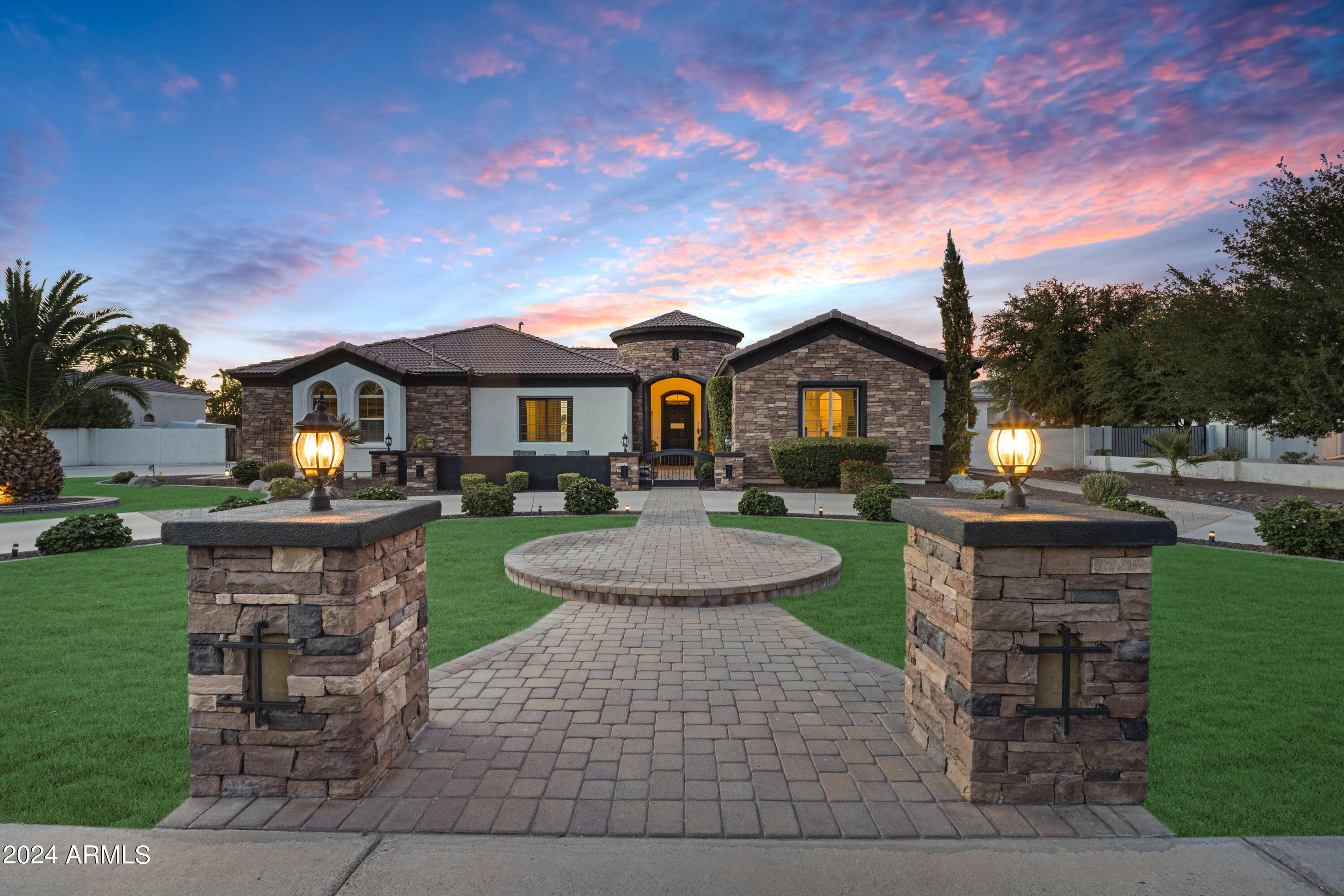 2776 E TAURUS Place
