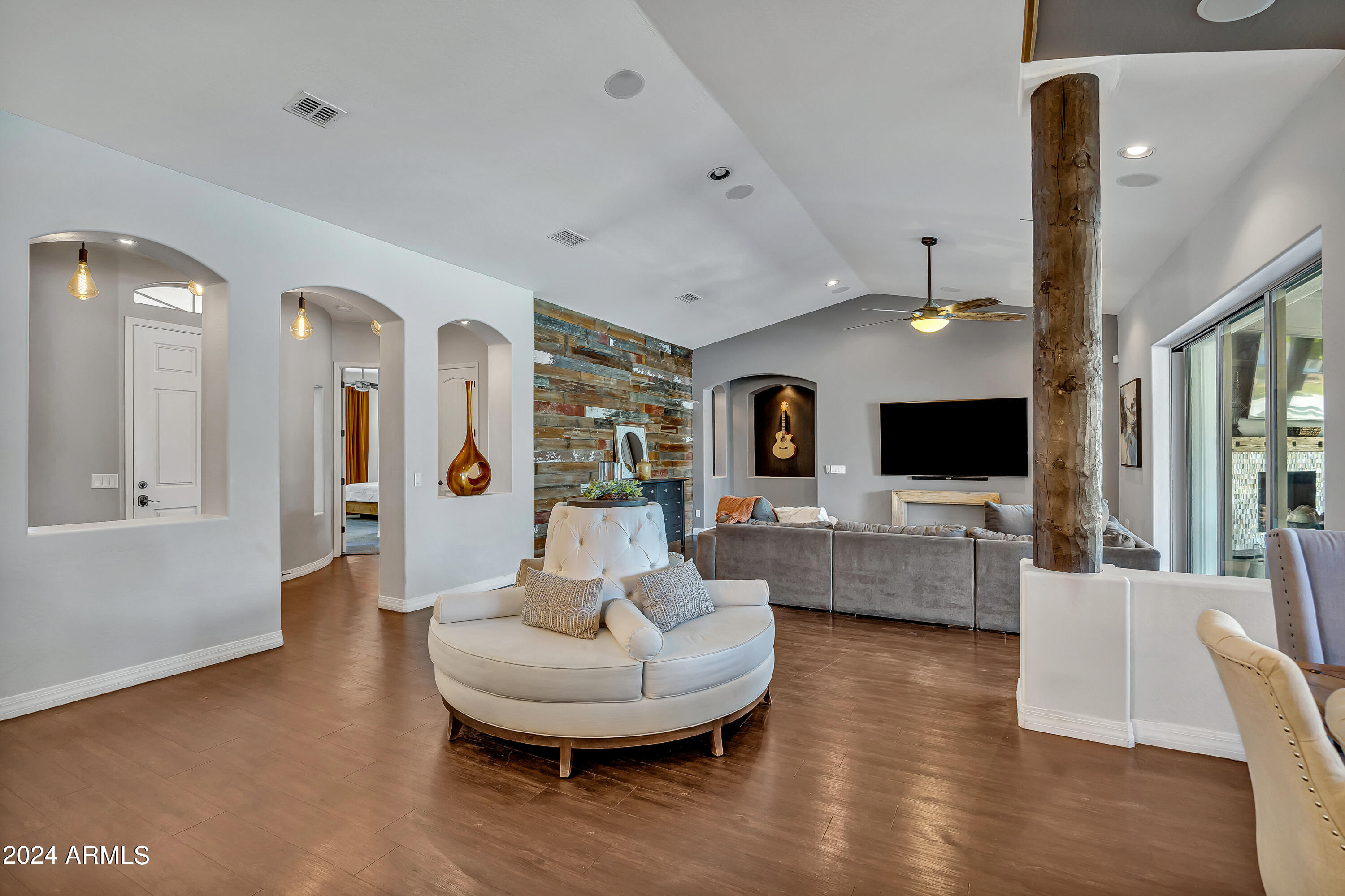 2776 E TAURUS Place