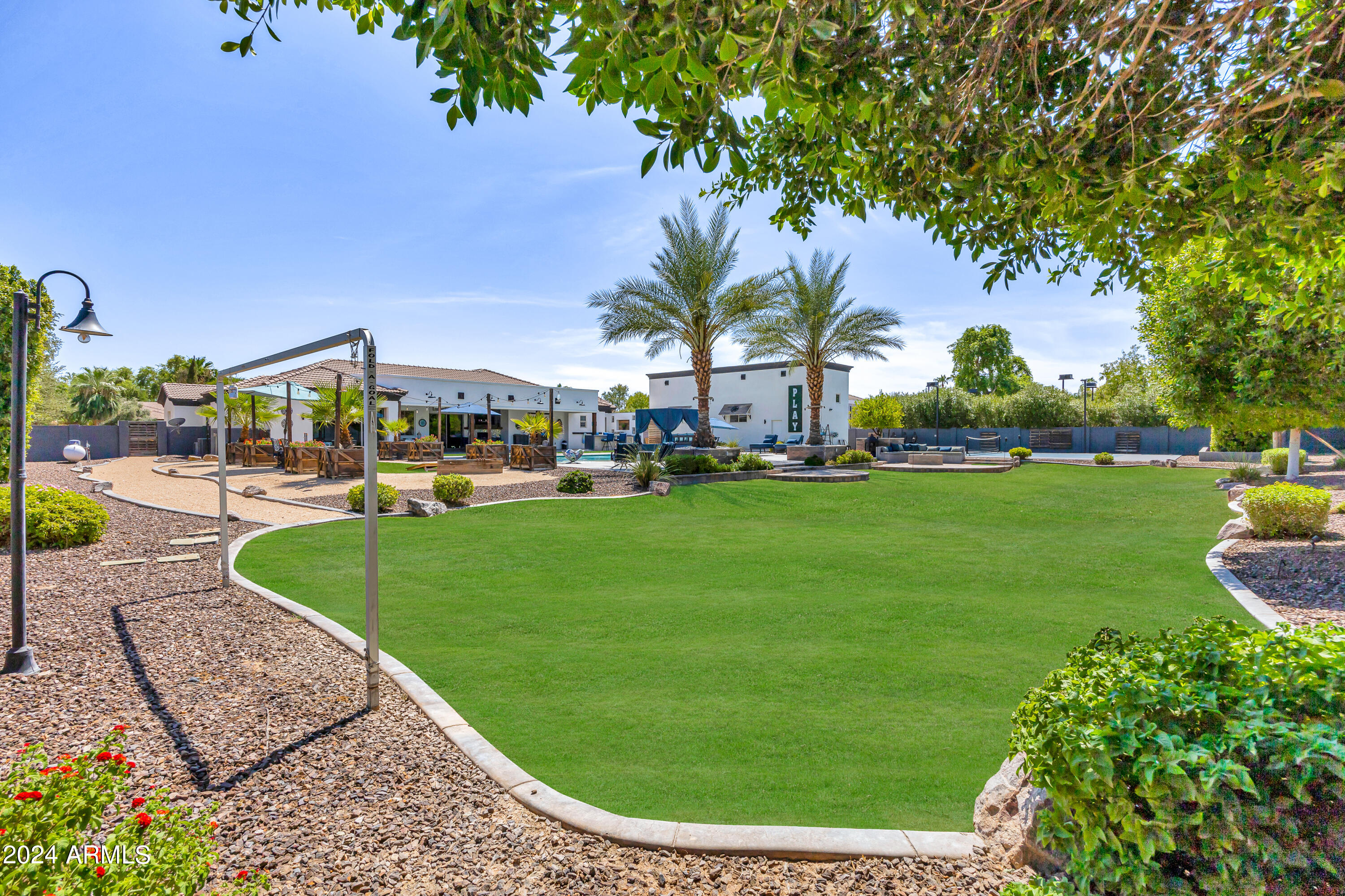 2776 E TAURUS Place