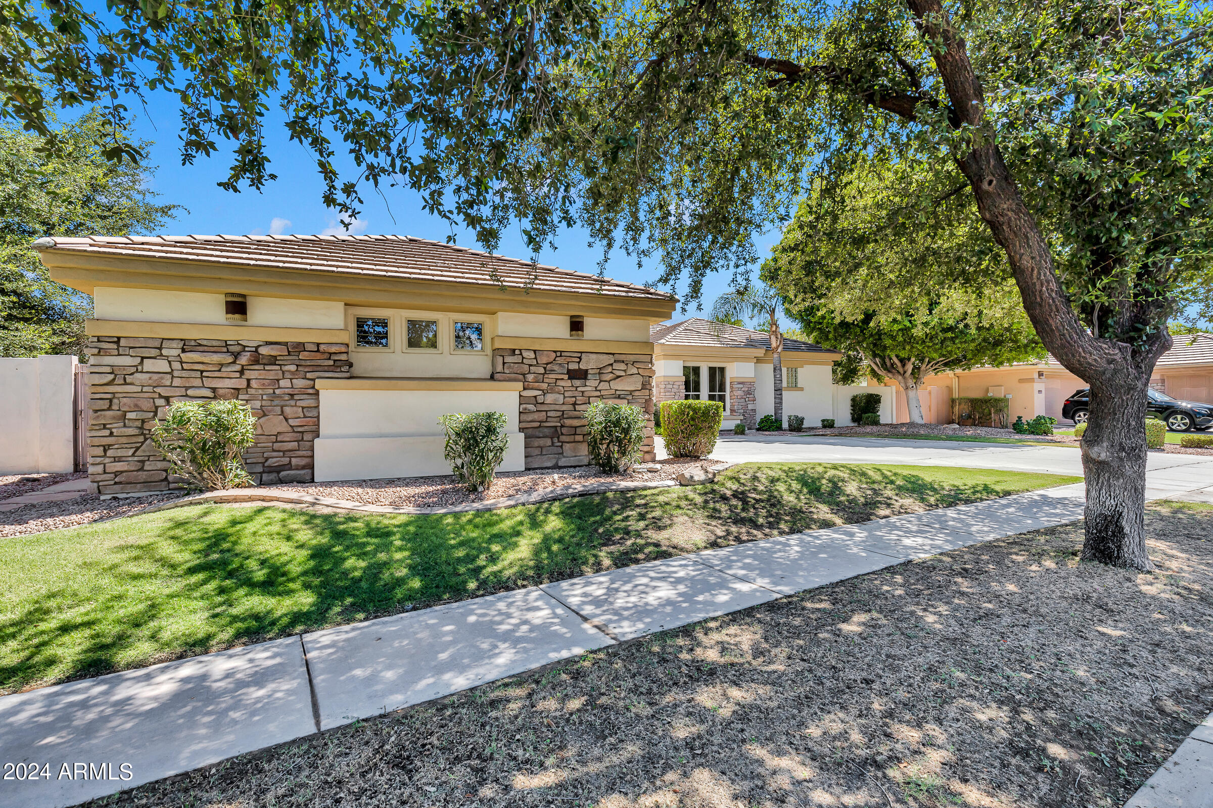 1763 W Blue Ridge Way