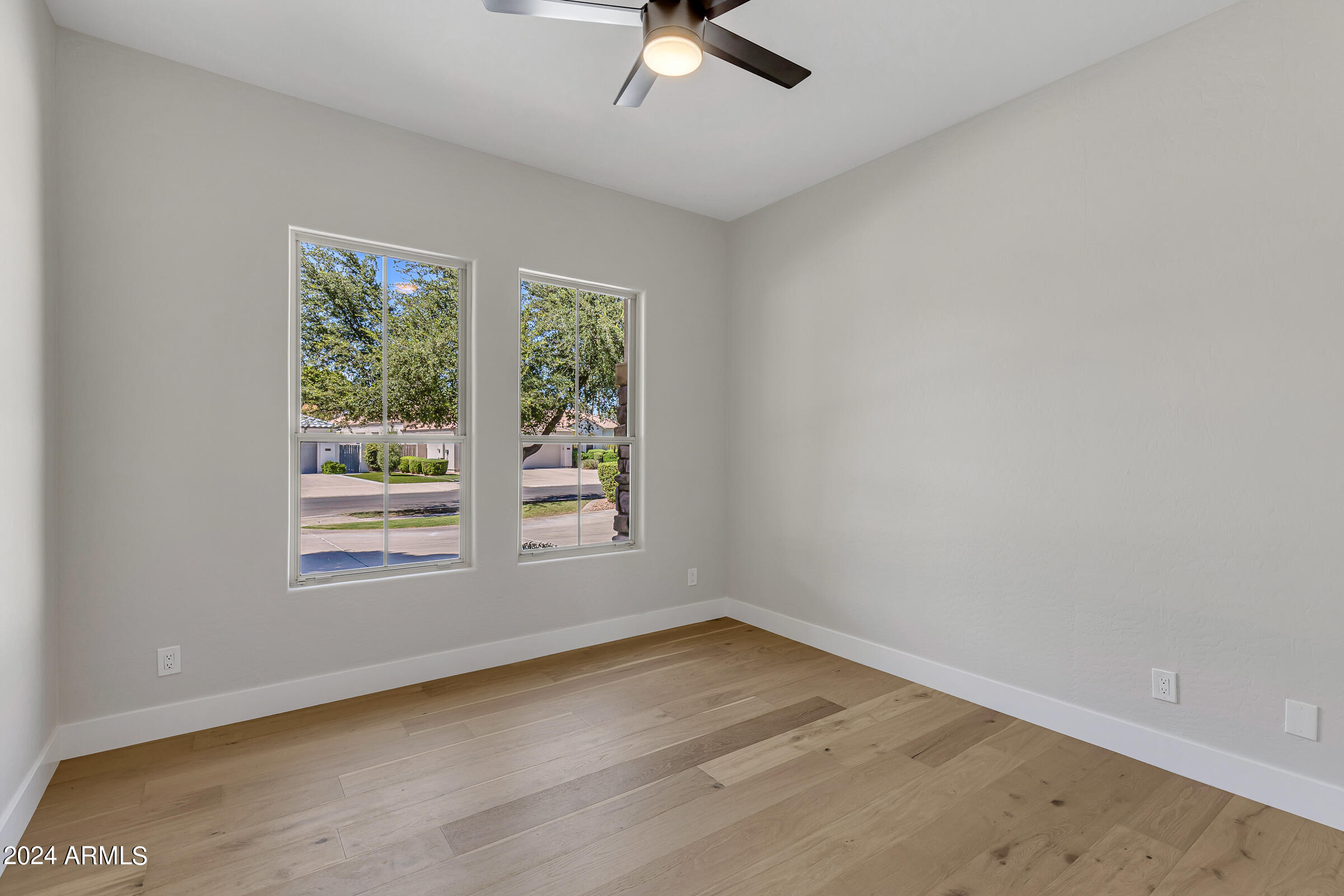 1763 W Blue Ridge Way