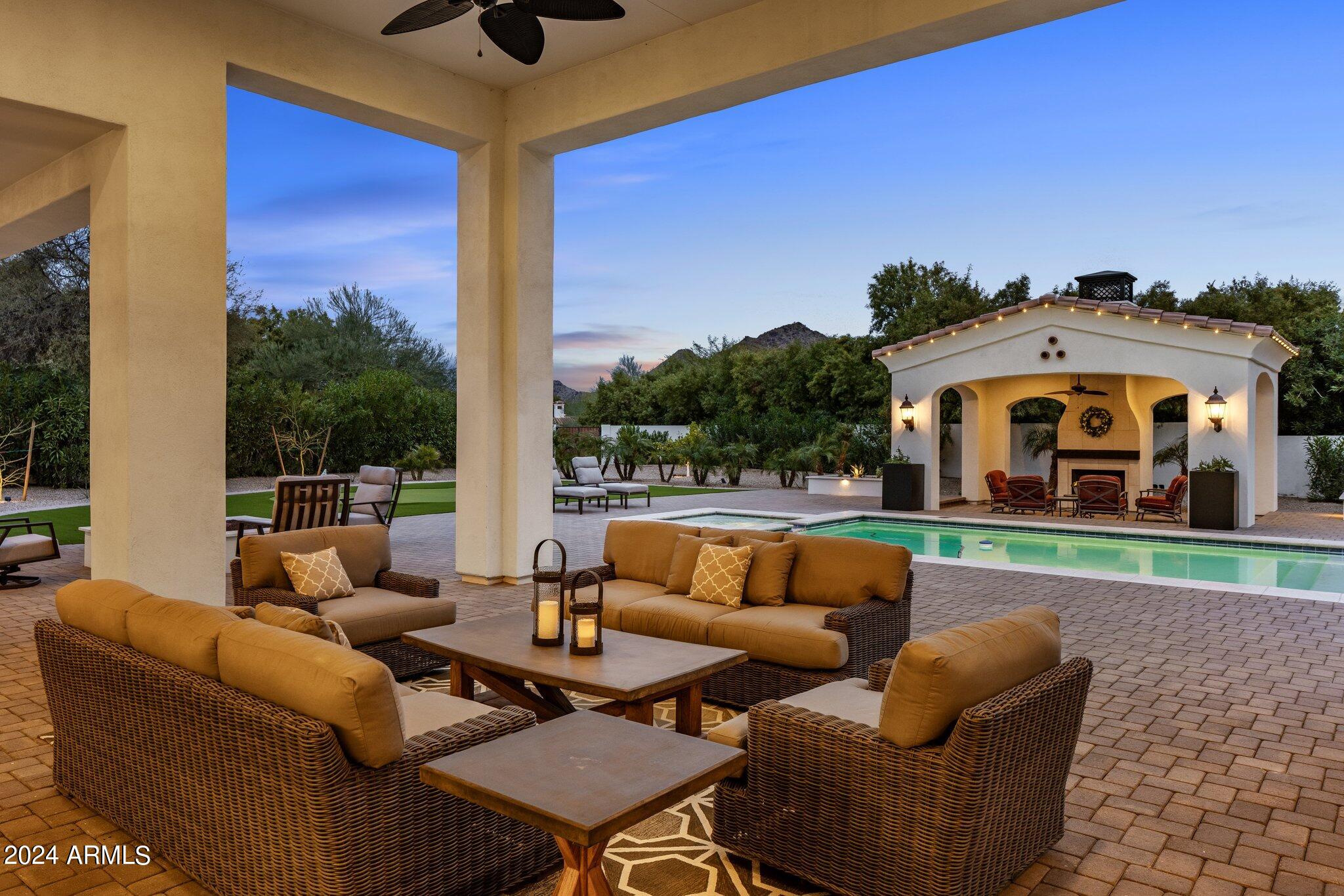 6601 N MOUNTAIN VIEW Drive
