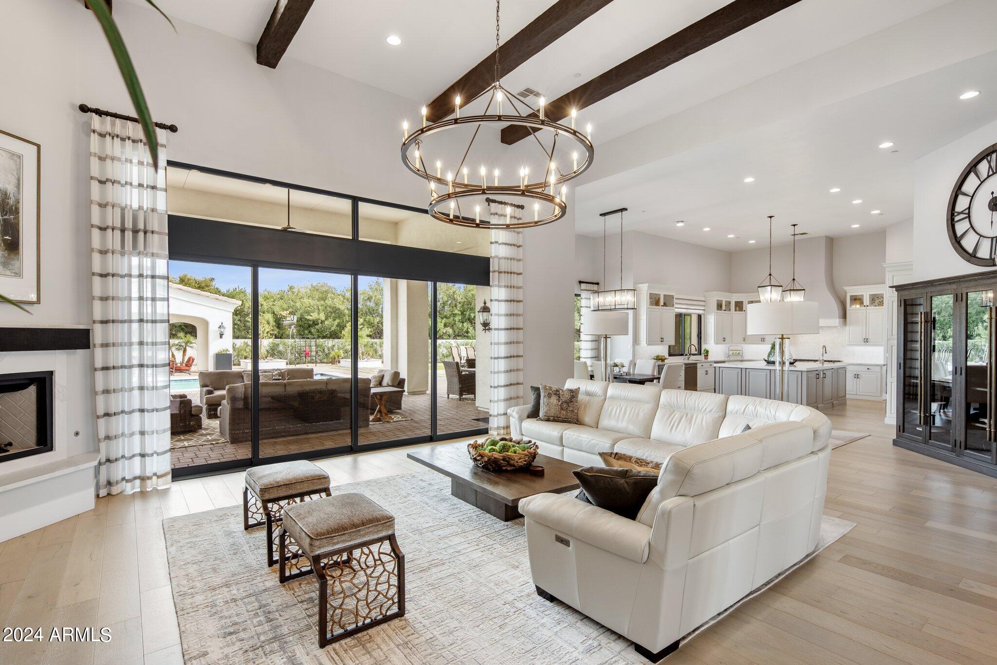 6601 N MOUNTAIN VIEW Drive