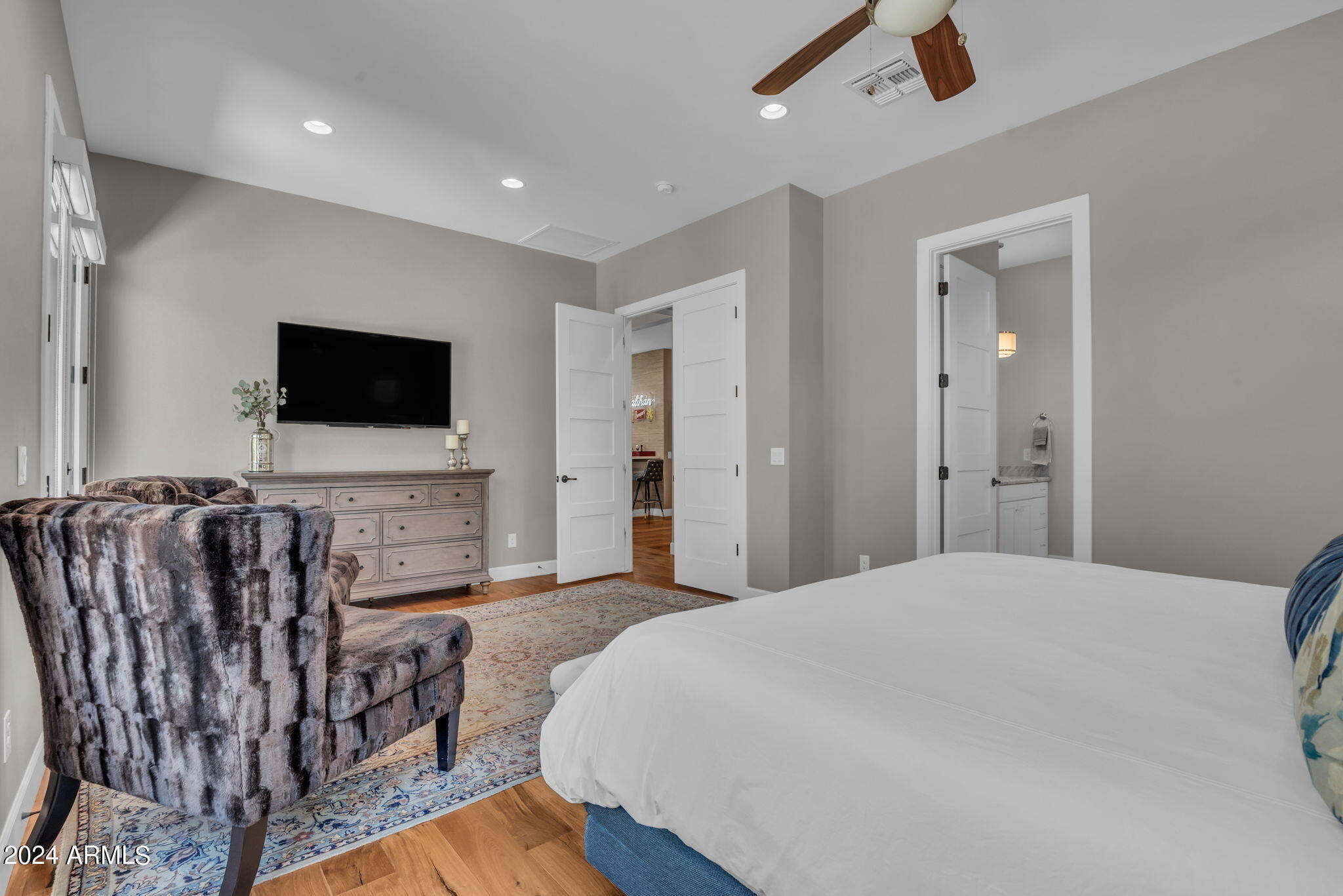 24 W MARLETTE Avenue