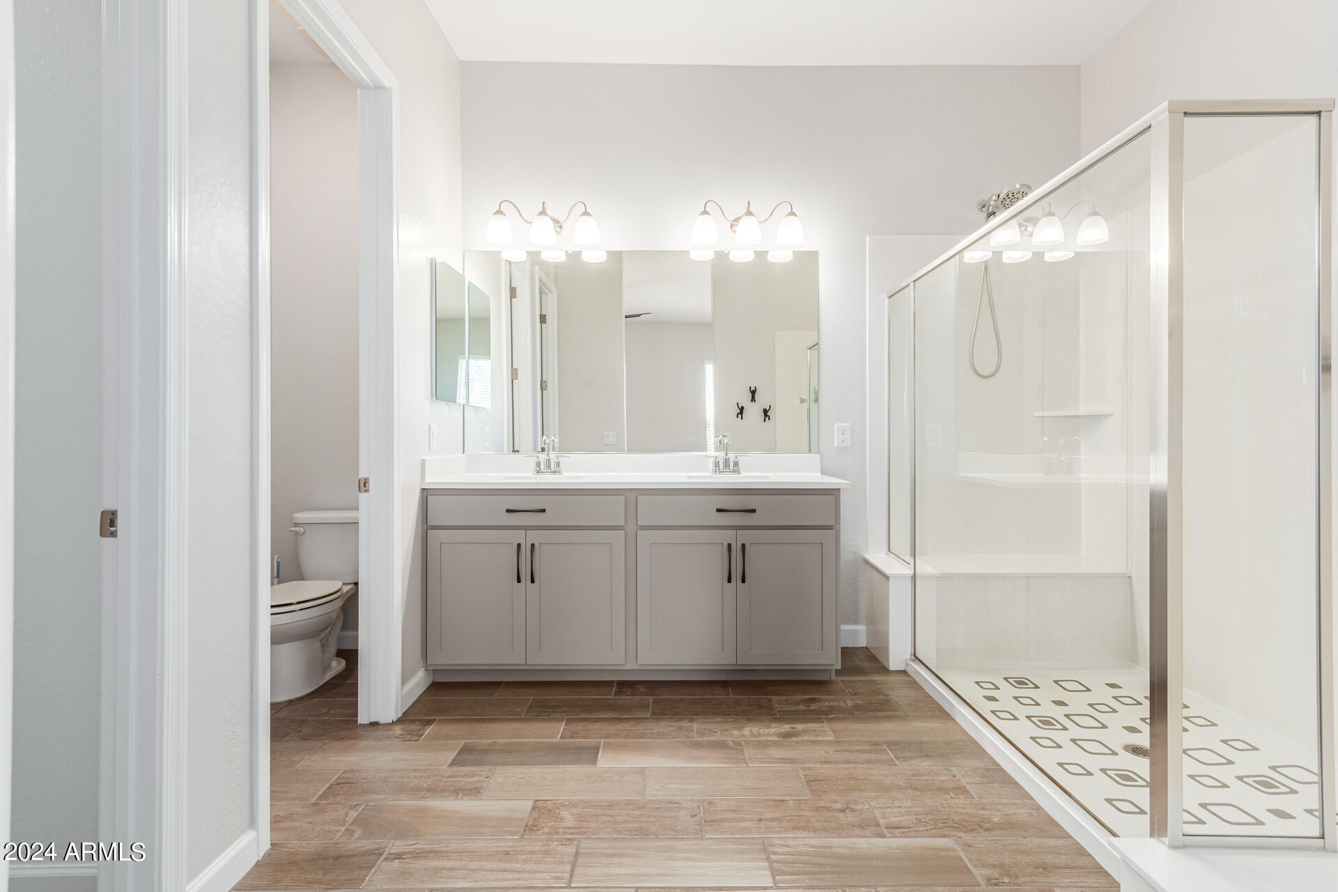 3721 E CATALINA Drive