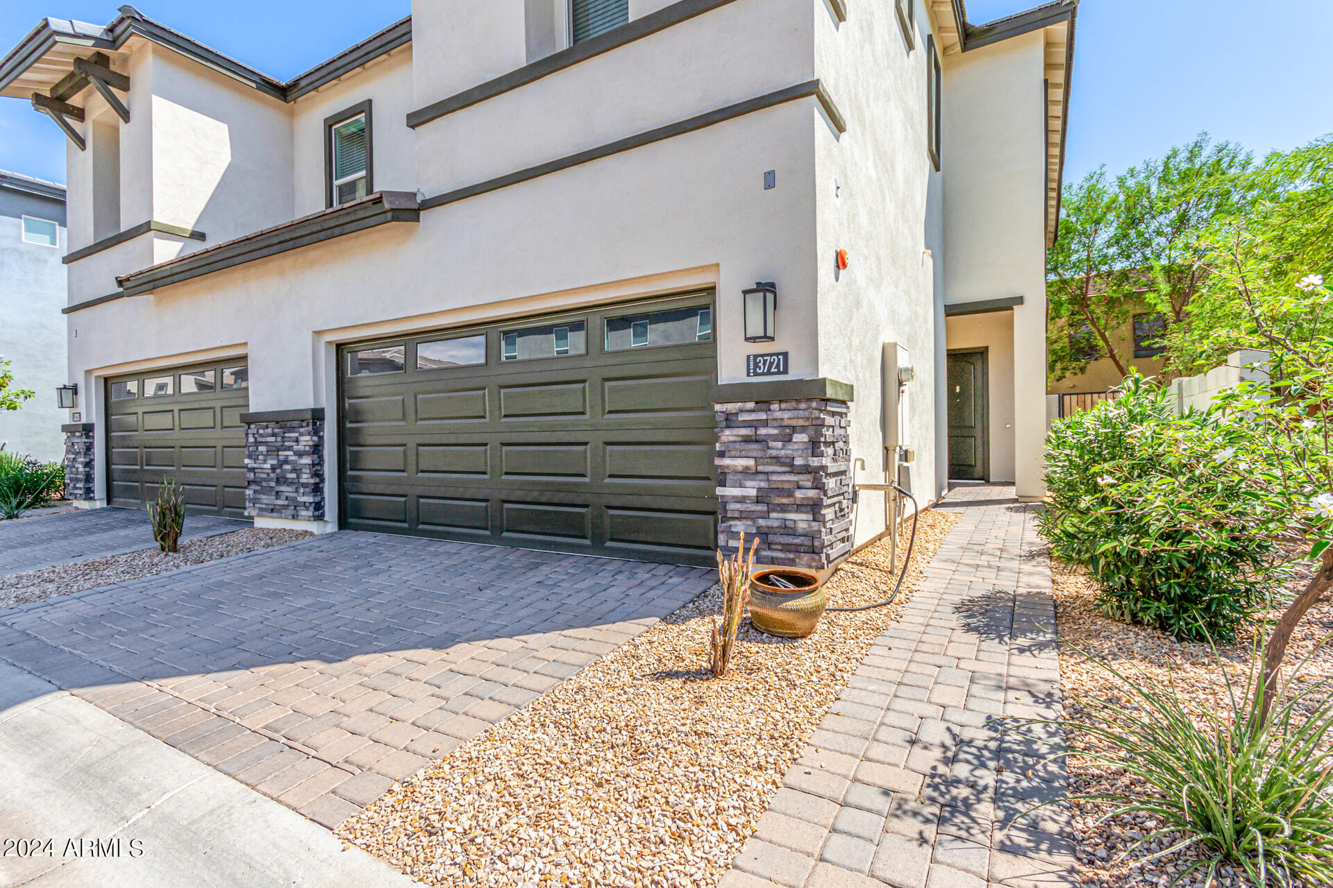 3721 E CATALINA Drive