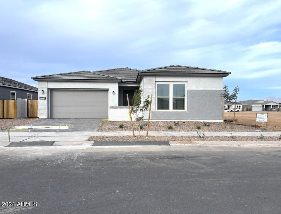 22730 E ROUNDUP Way