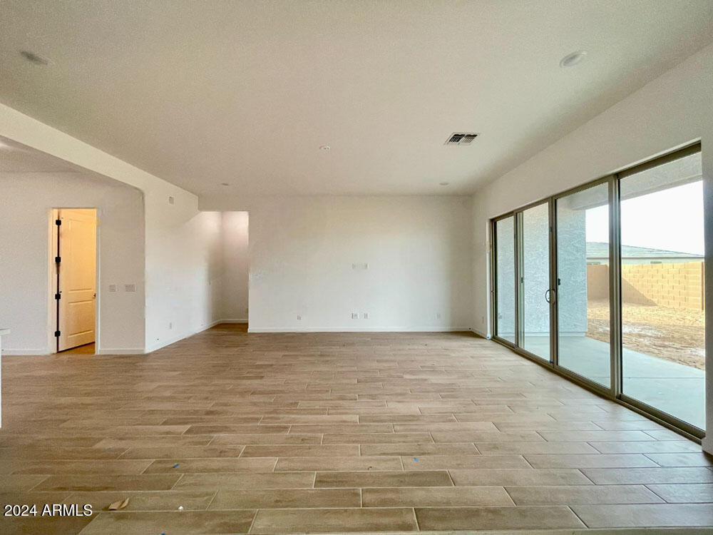 22730 E ROUNDUP Way