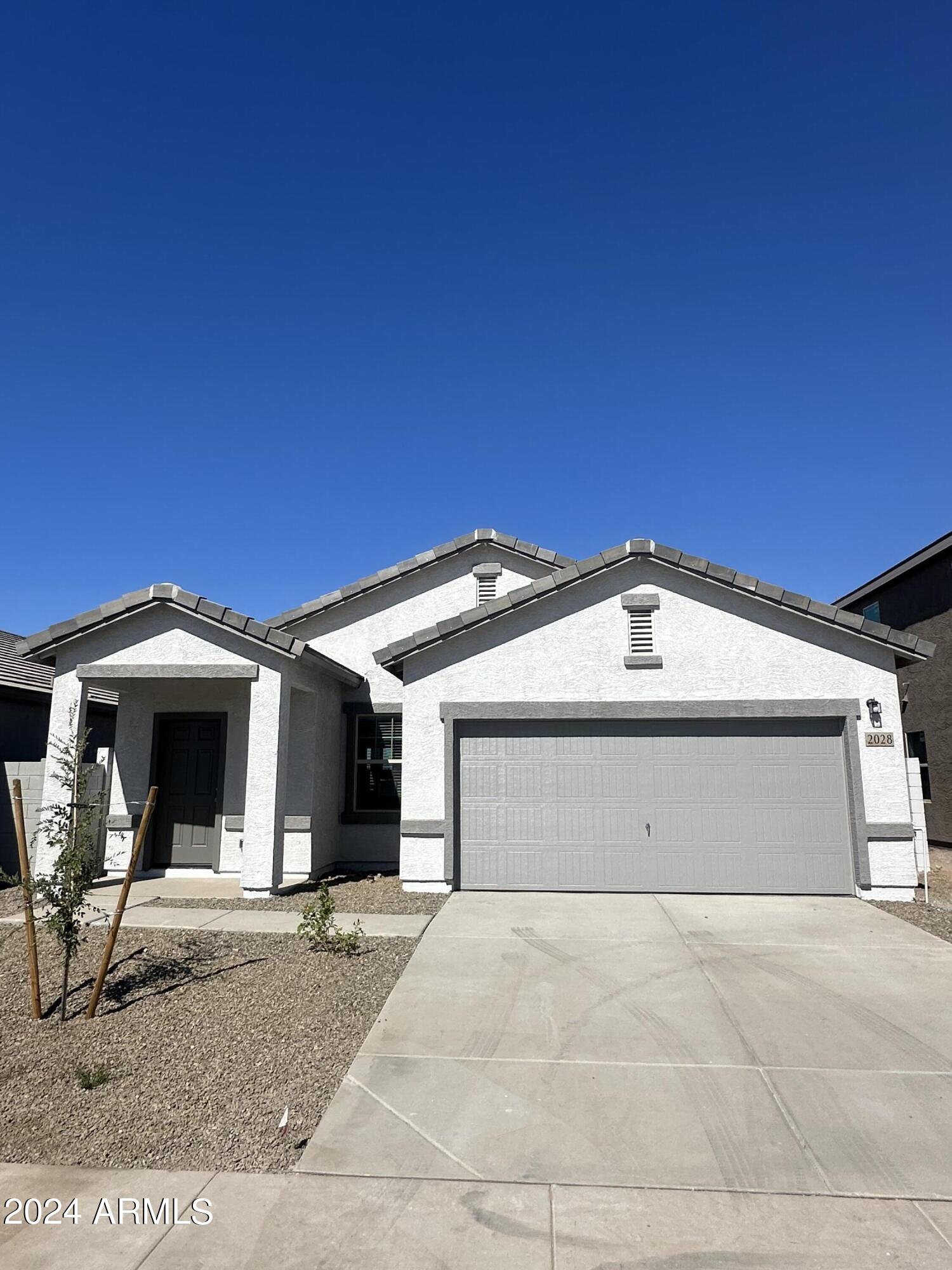 2028 E GRAZING MEADOW Lane