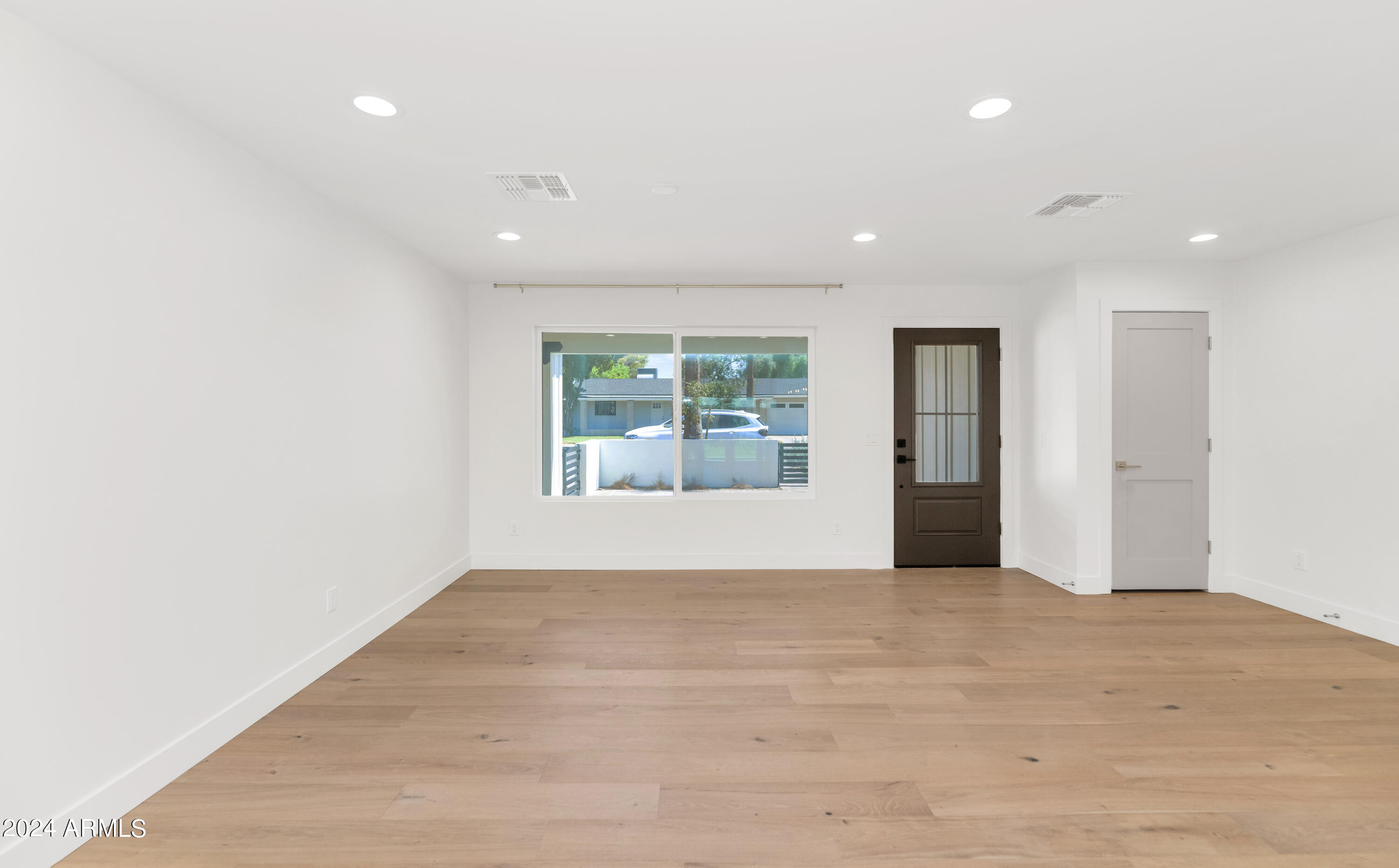 4154 N 35TH Place