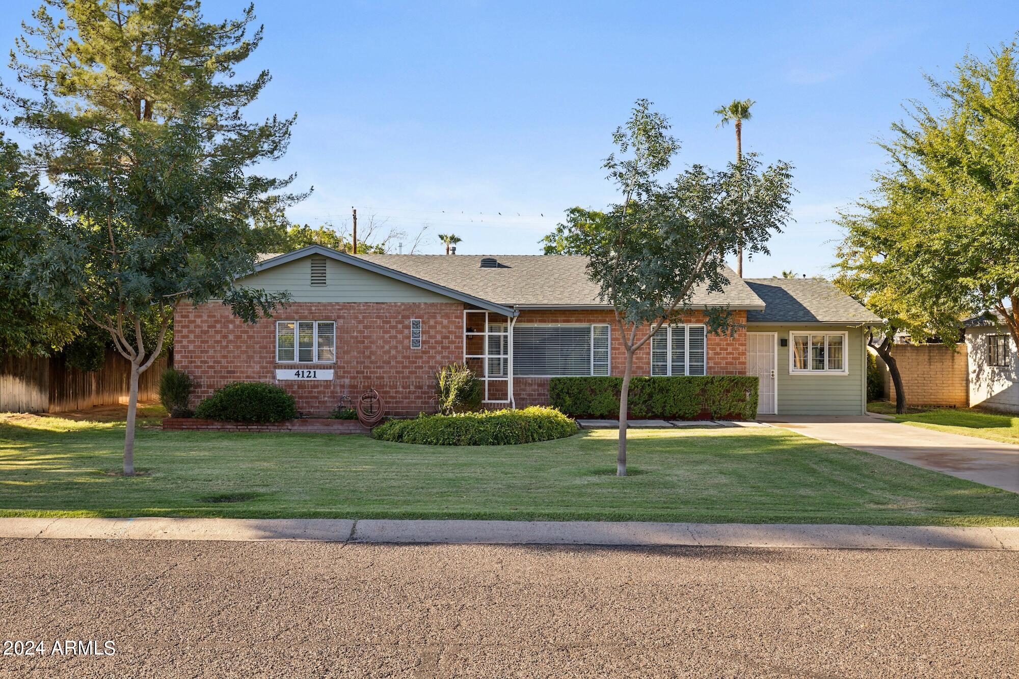 4121 E Edgemont Avenue
