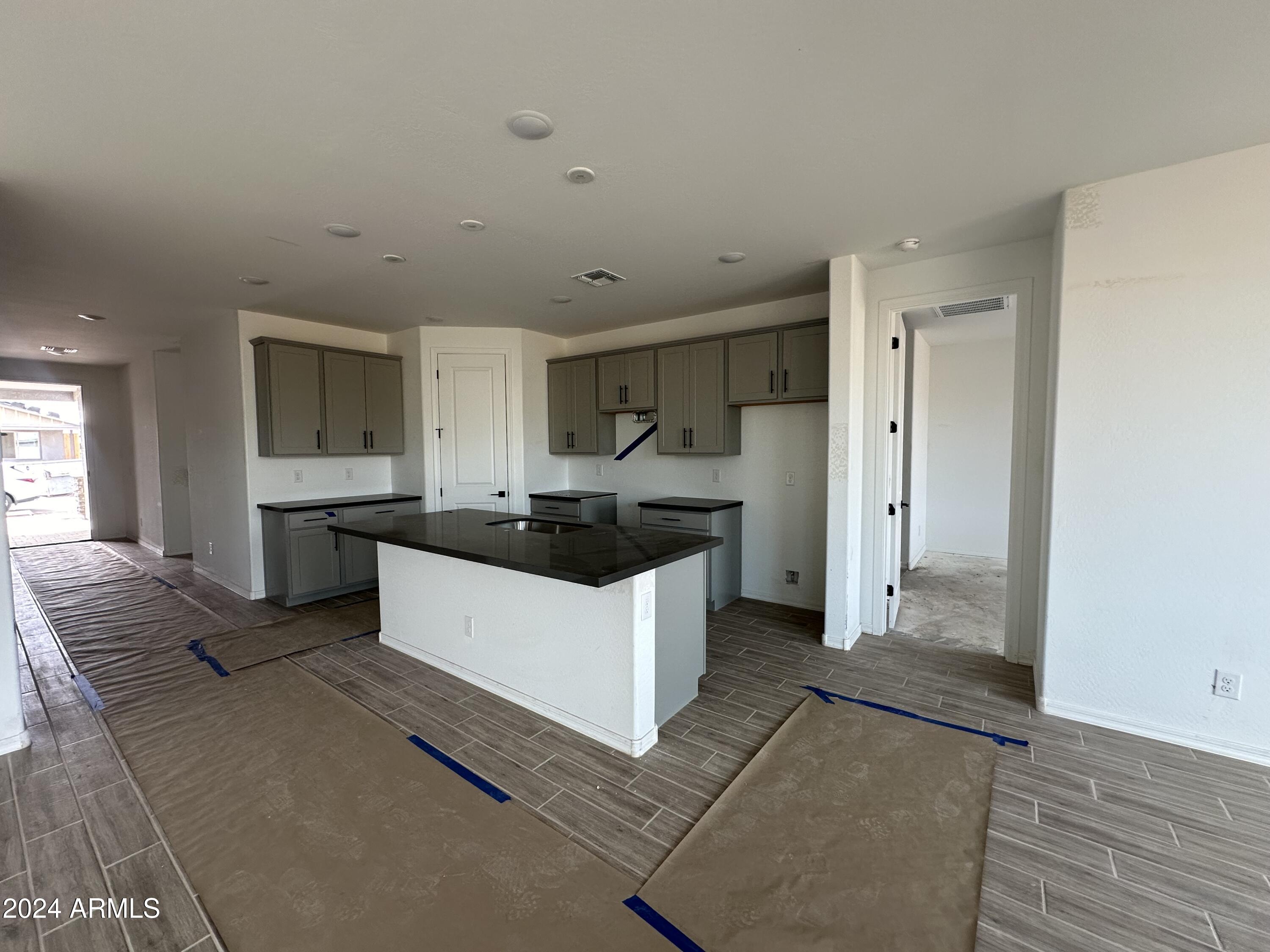 22872 E ROUNDUP Way