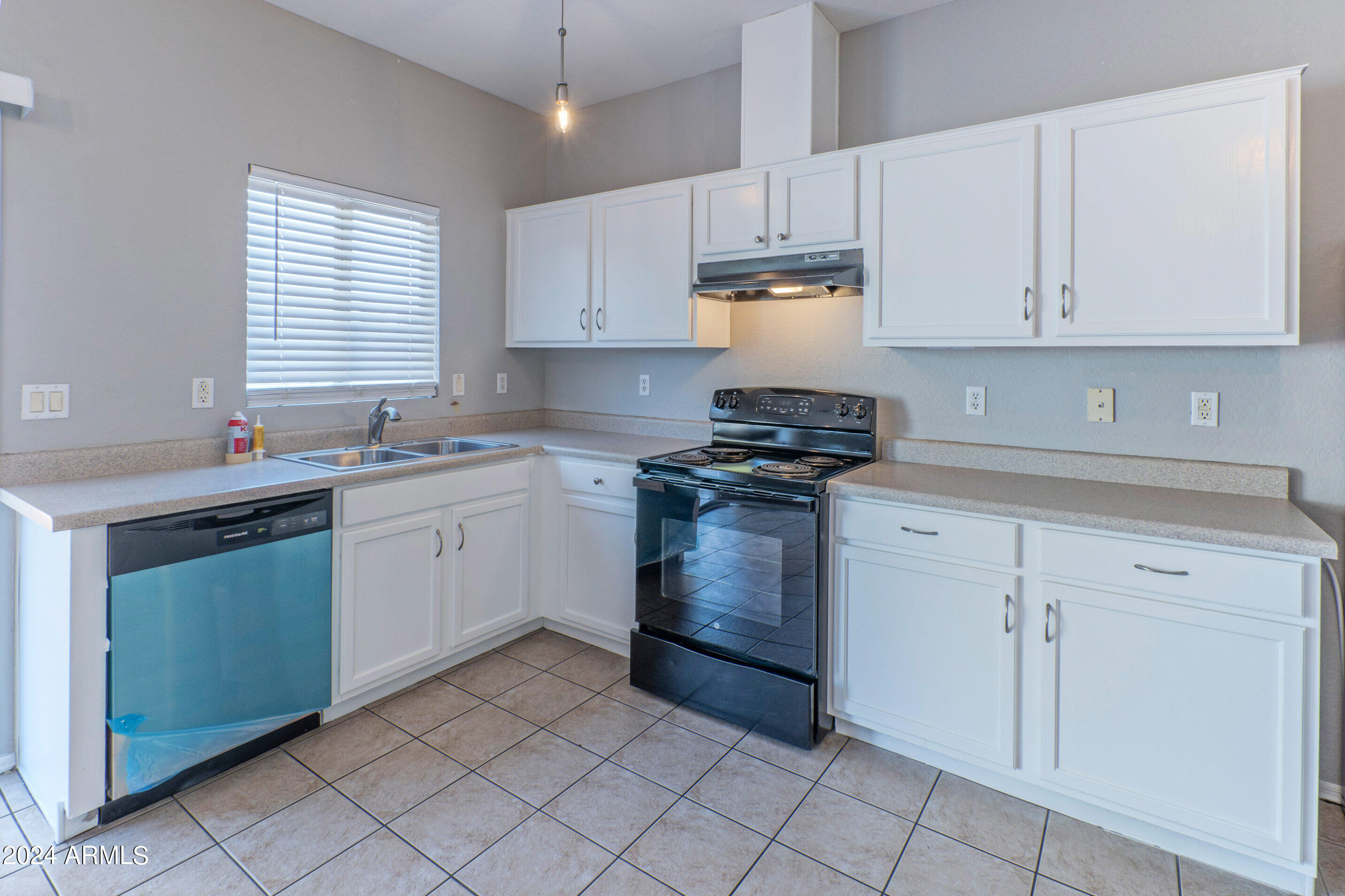 7006 W LINCOLN Street