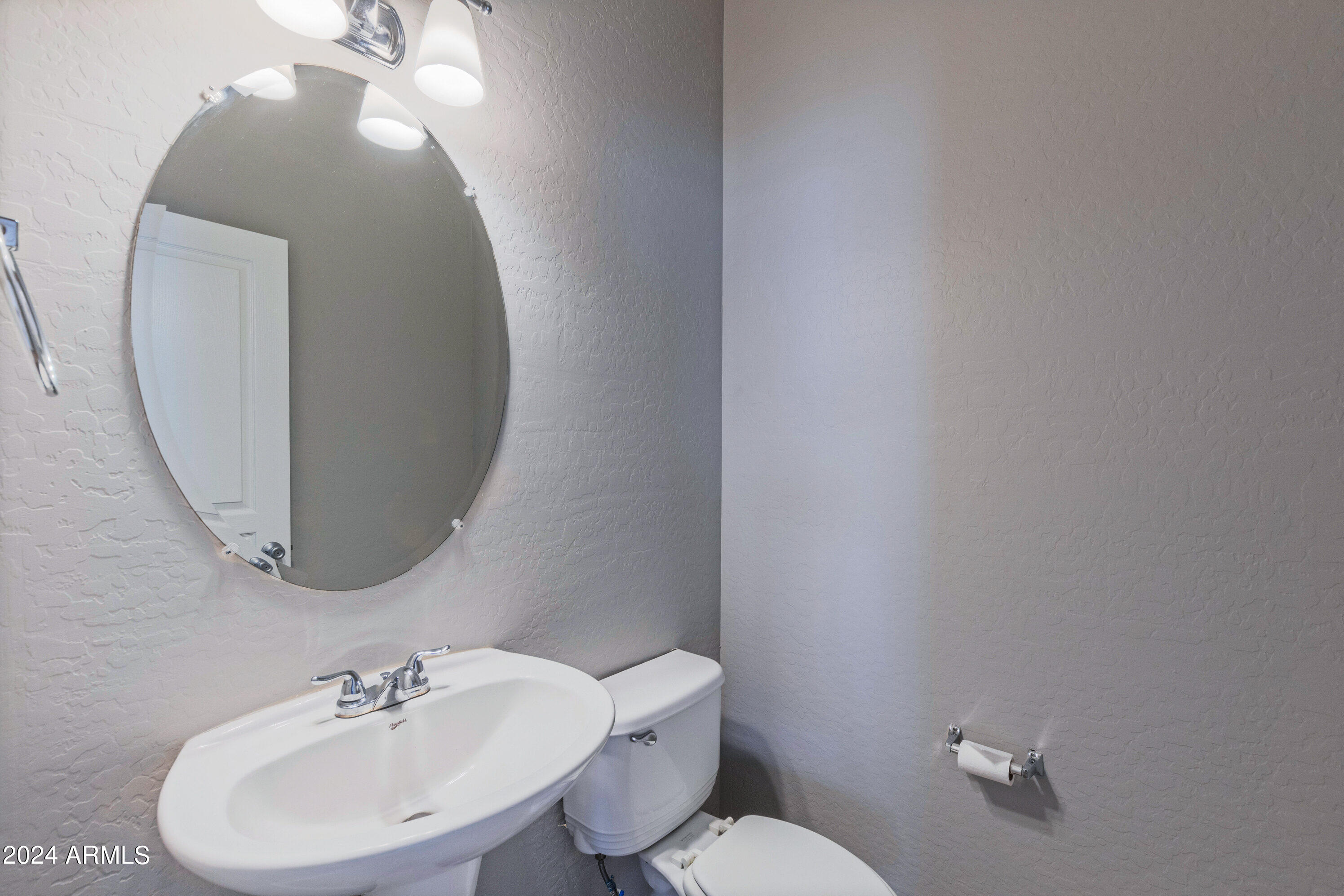 7006 W LINCOLN Street