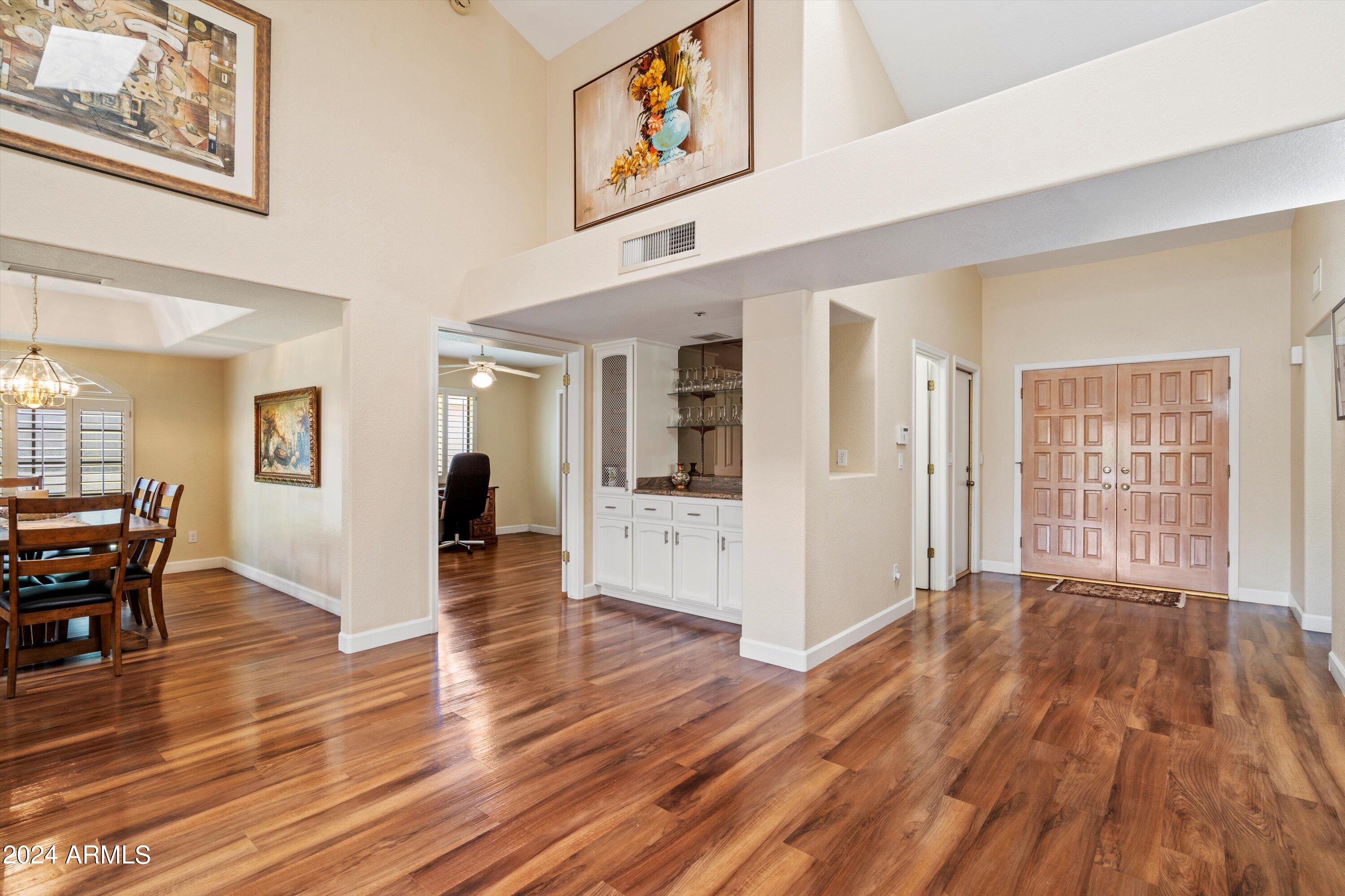 10505 E Cinnabar Avenue