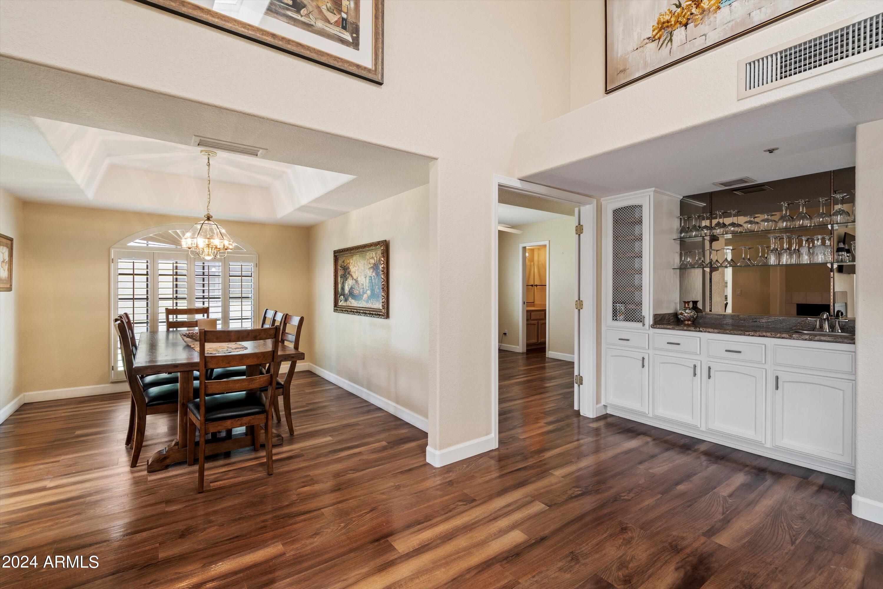 10505 E Cinnabar Avenue