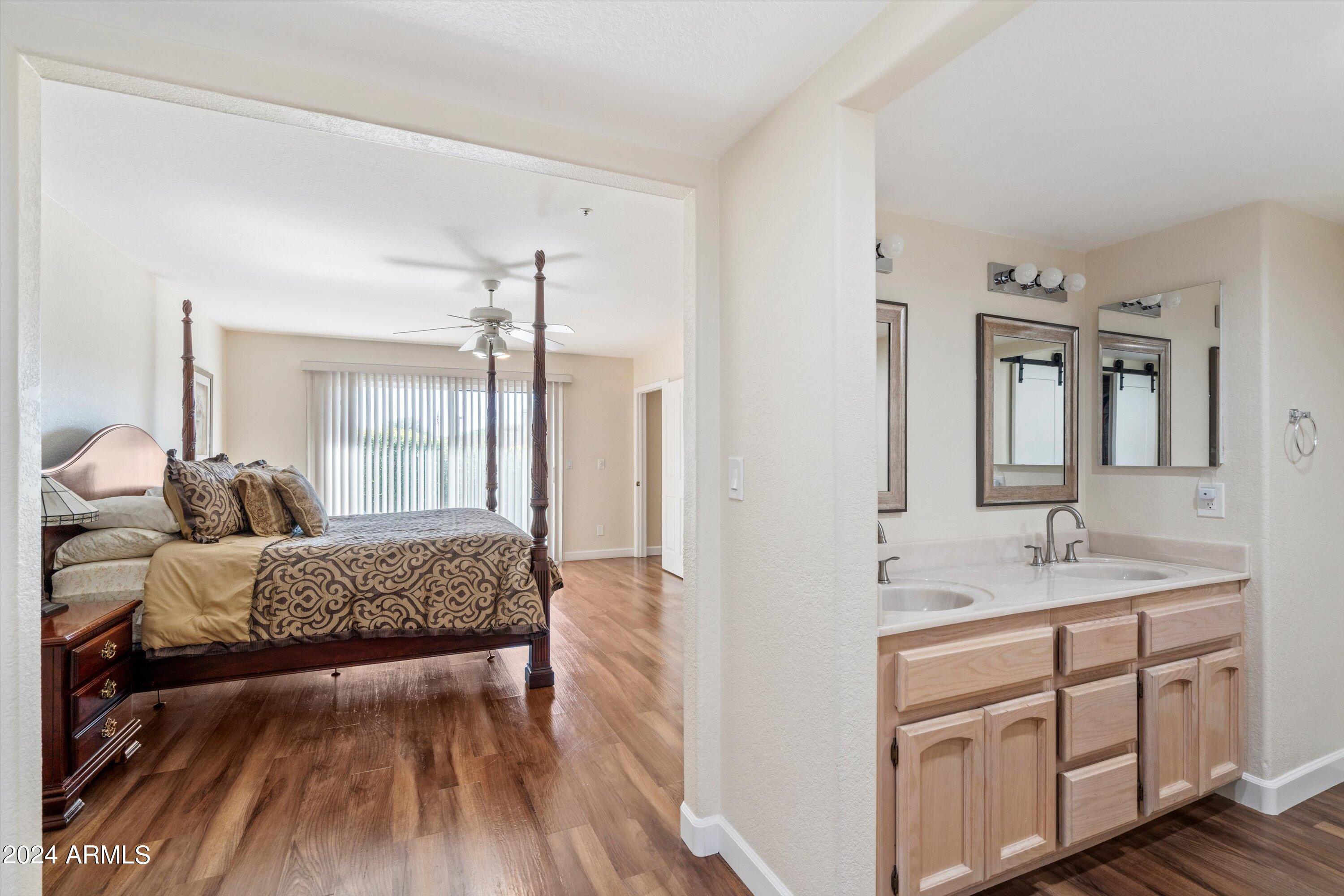 10505 E Cinnabar Avenue