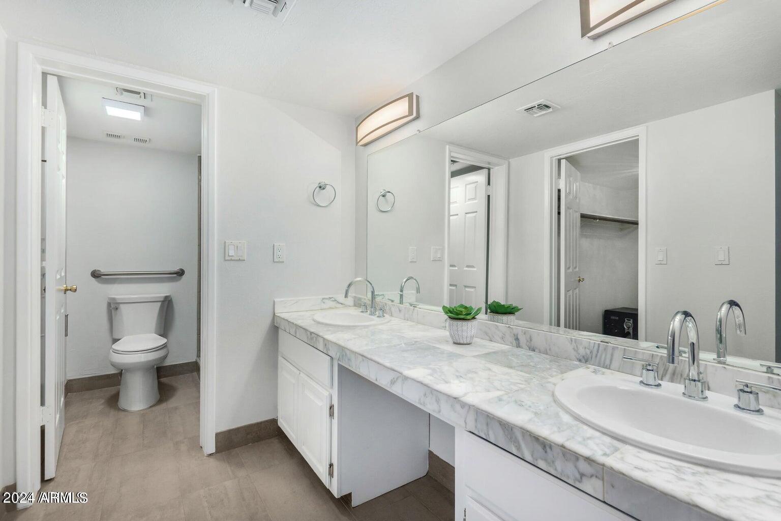 5124 N 31ST Place # 528