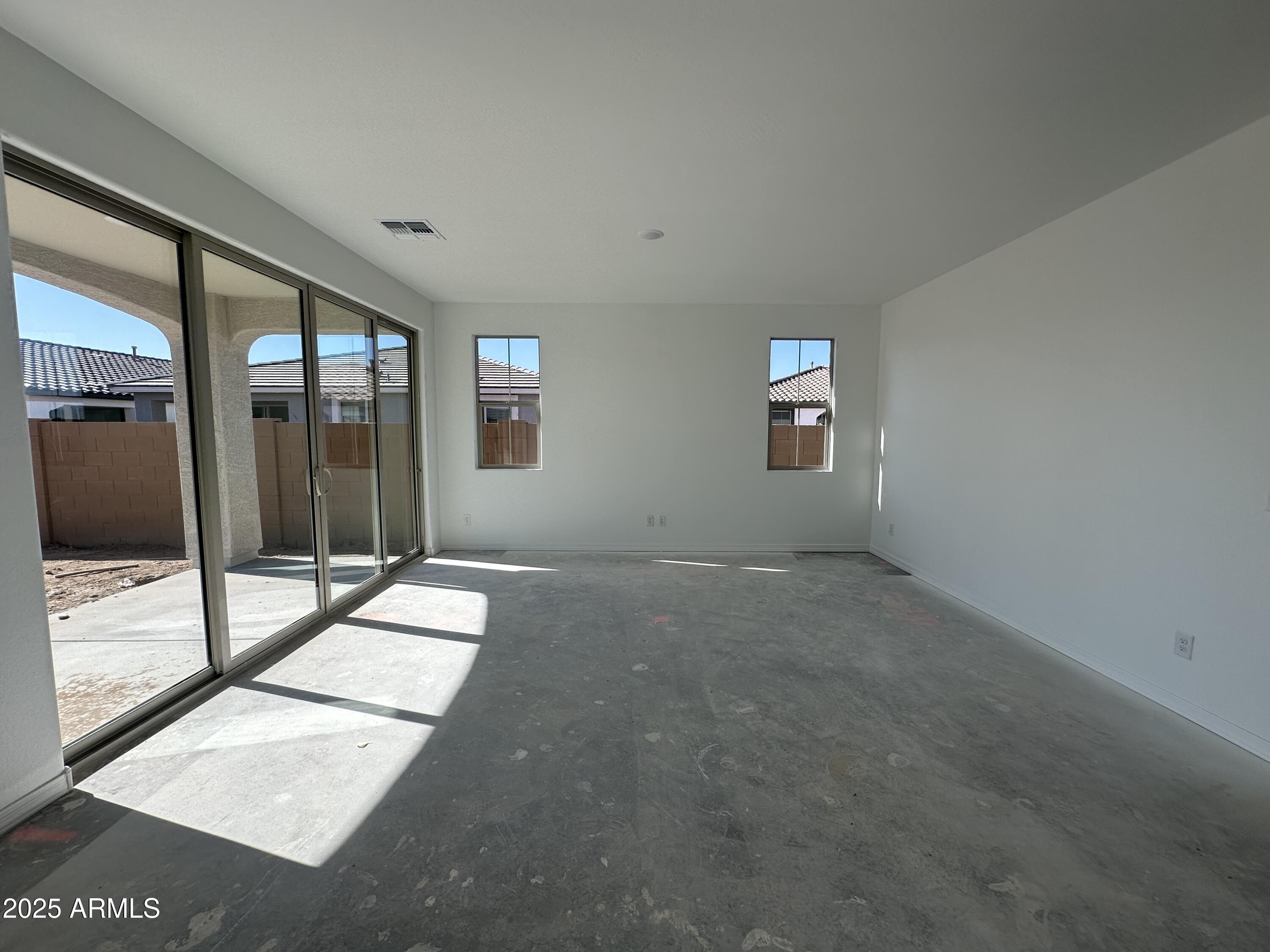 22857 E ROUNDUP Way