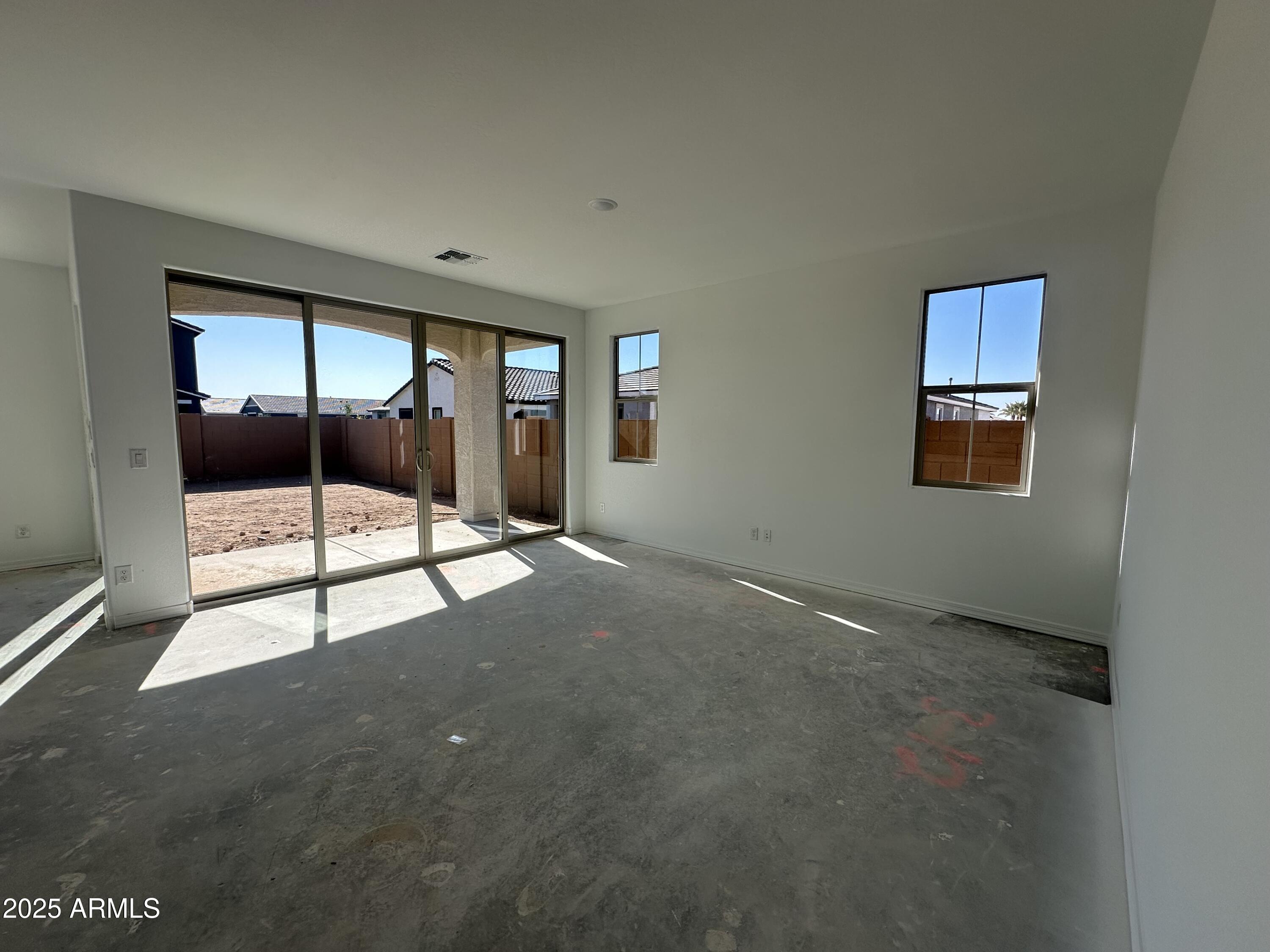 22857 E ROUNDUP Way