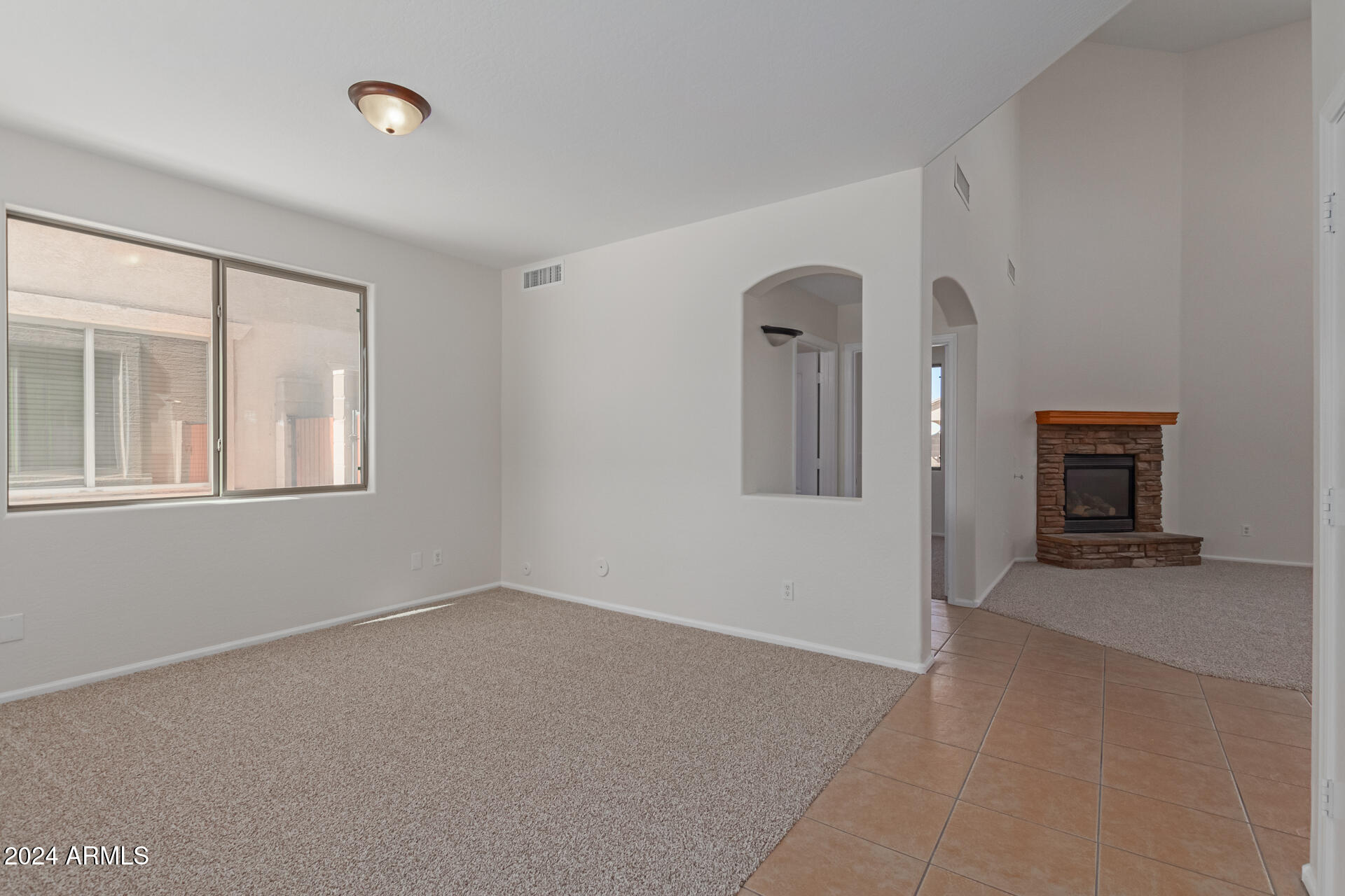 40752 W ROBBINS Drive