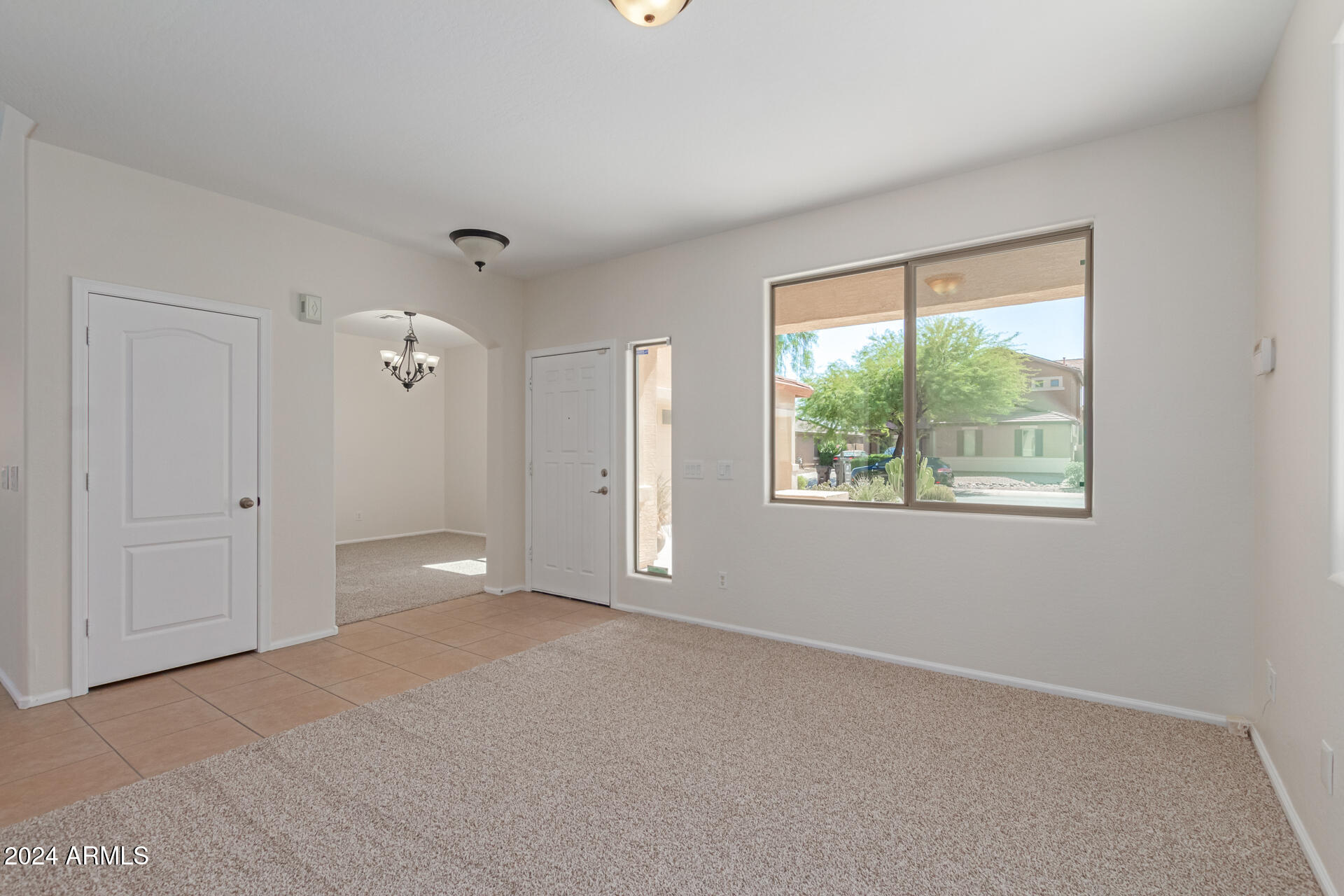 40752 W ROBBINS Drive