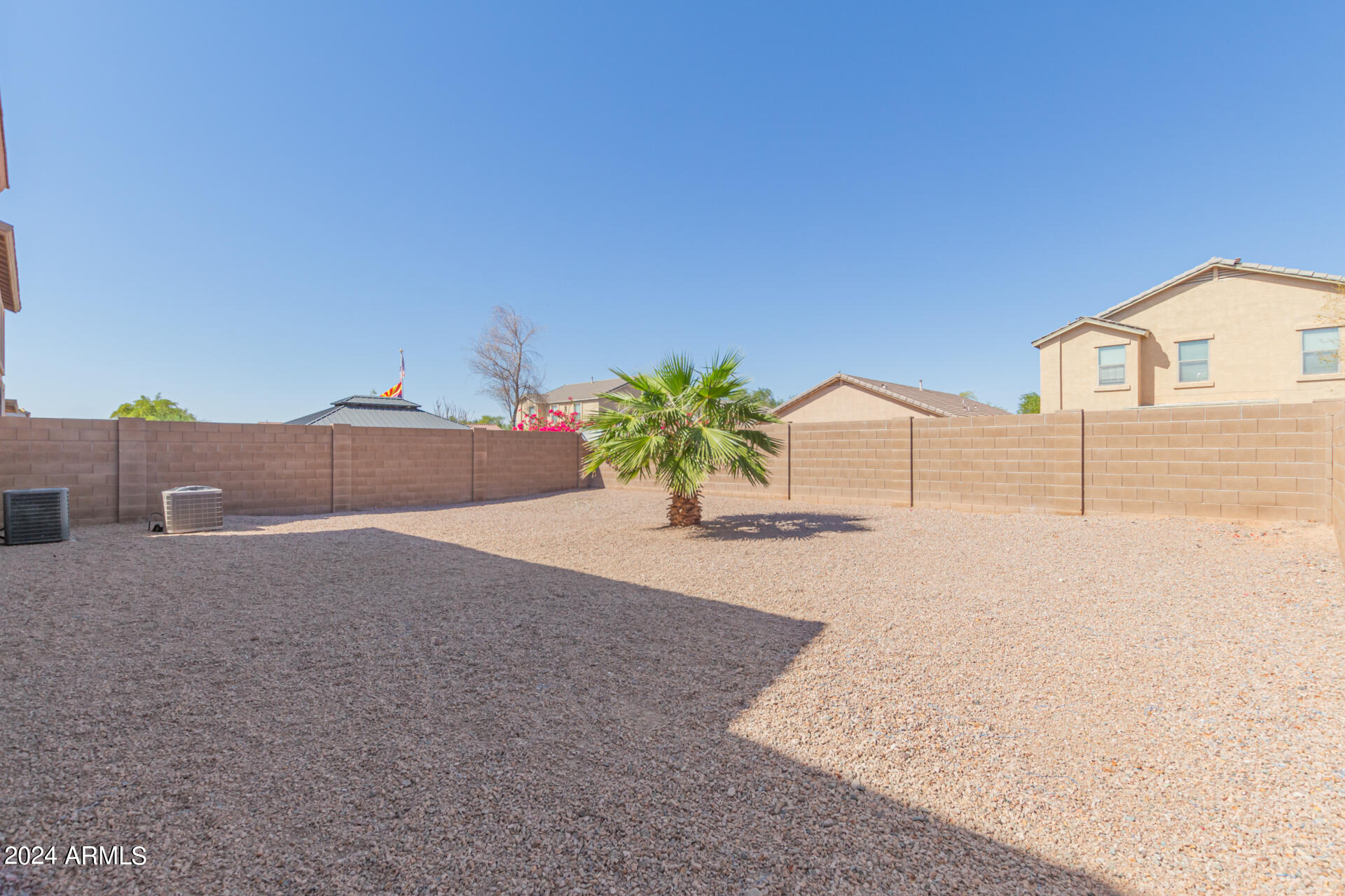 40752 W ROBBINS Drive