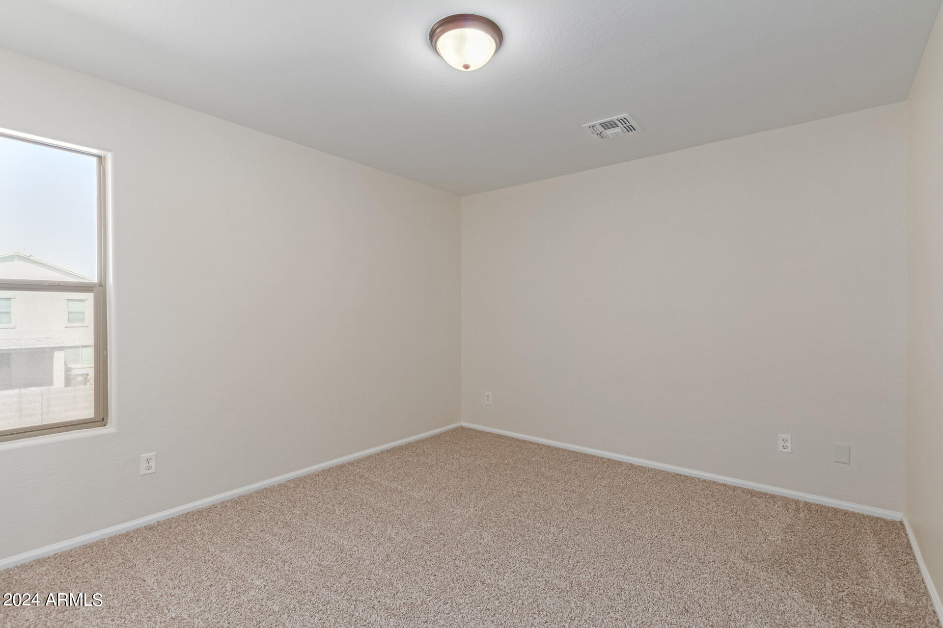 40752 W ROBBINS Drive