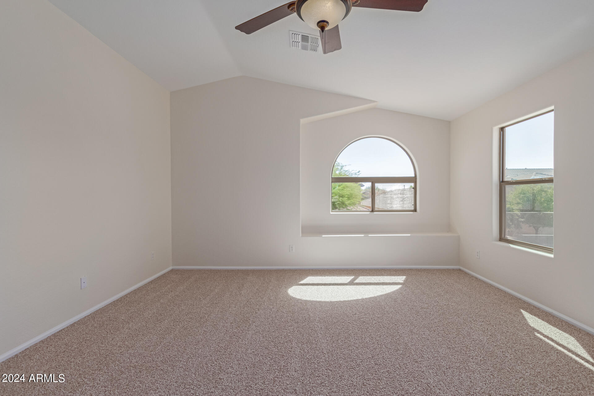 40752 W ROBBINS Drive