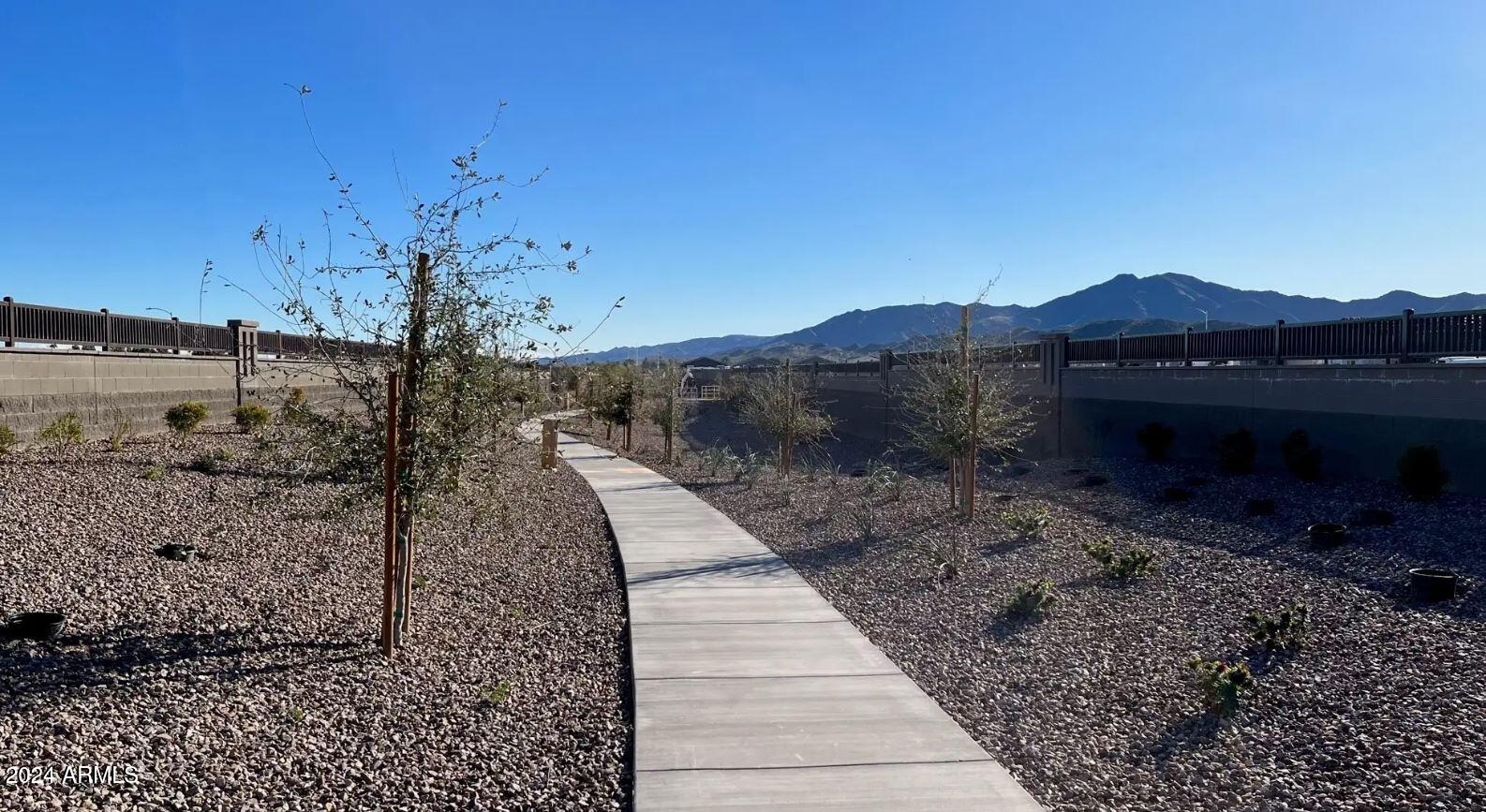 5822 W MOODY Trail