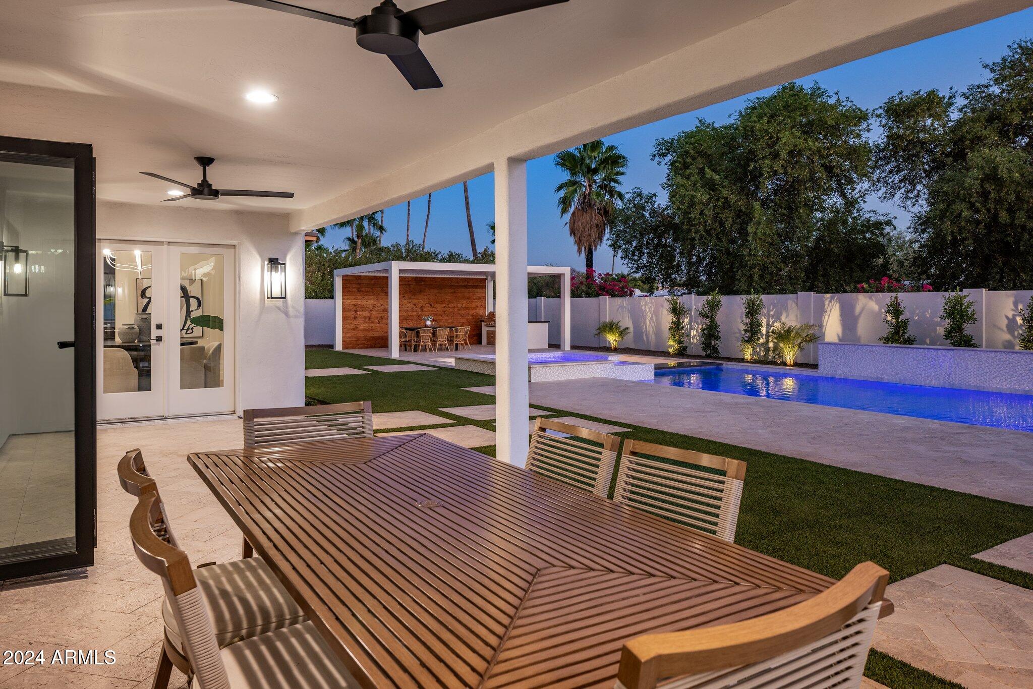 6043 E Redfield Road