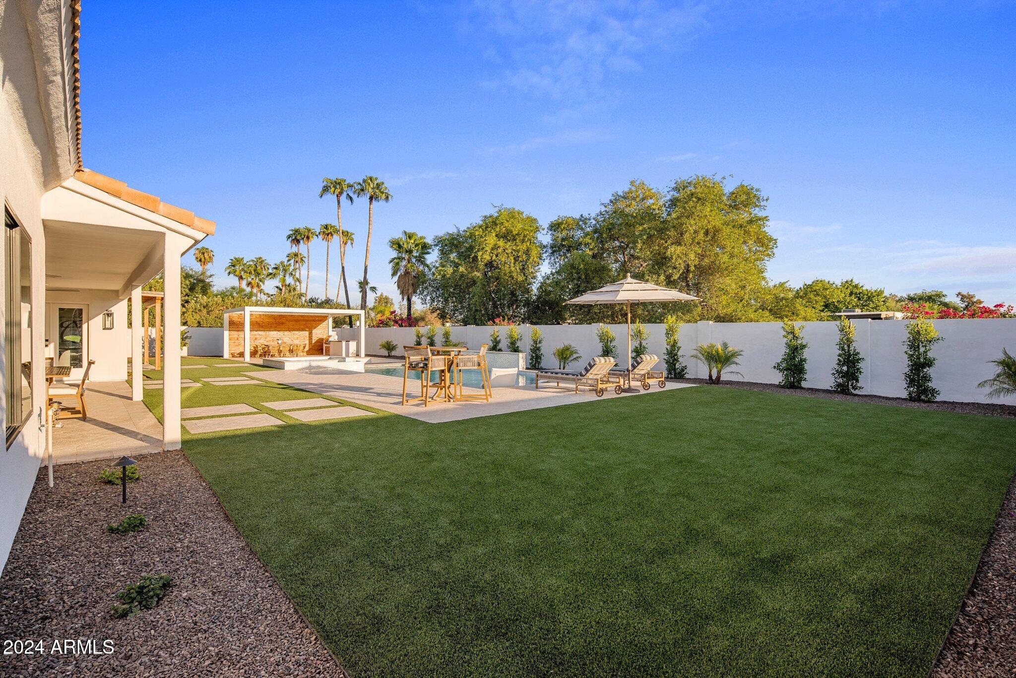 6043 E Redfield Road