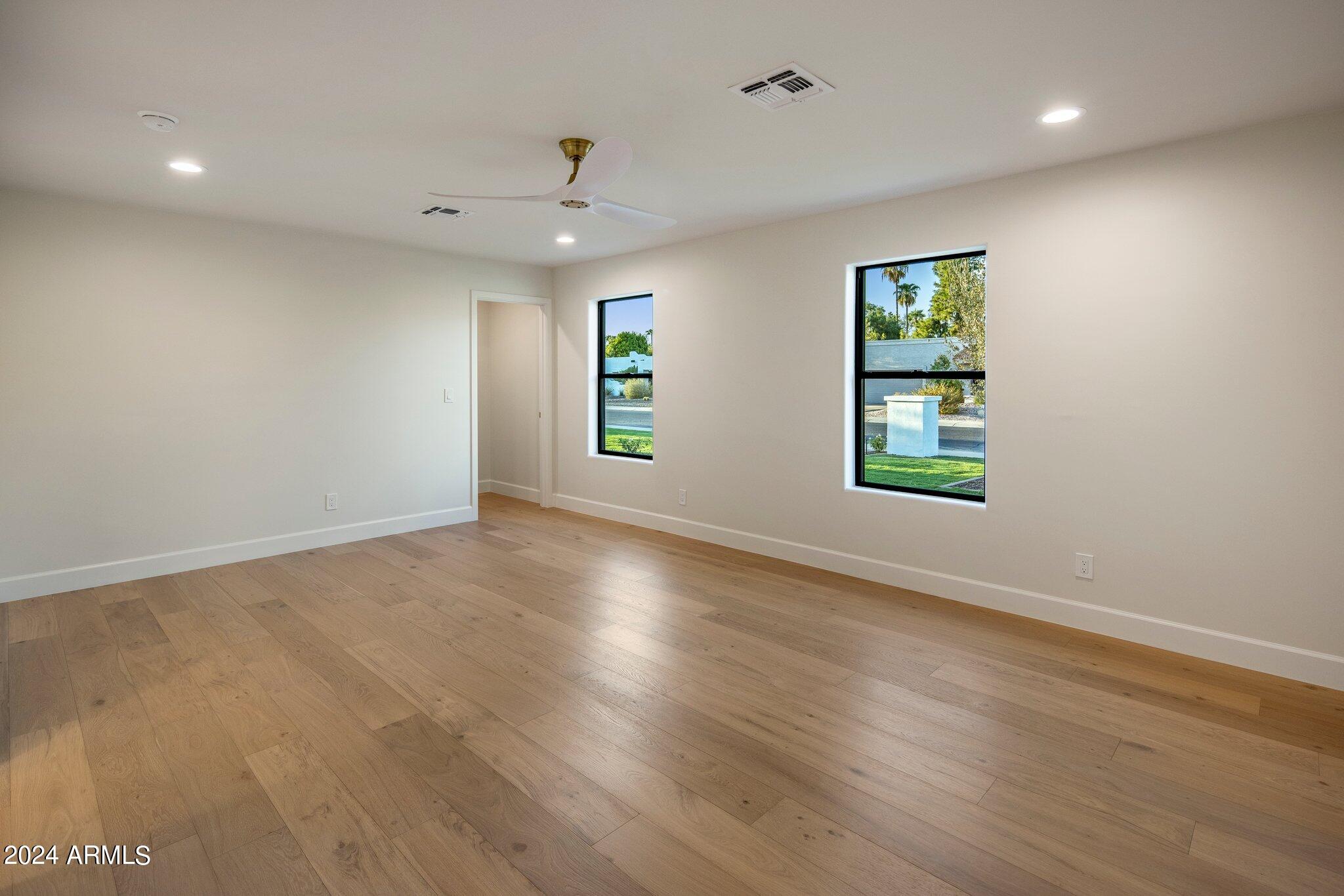 6043 E Redfield Road