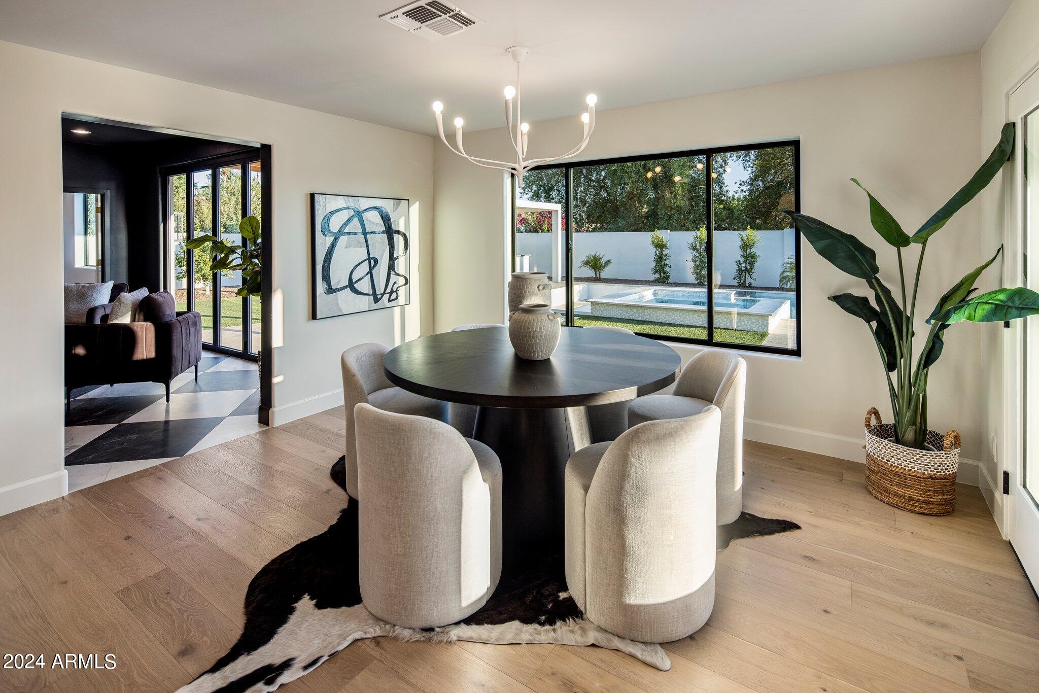 6043 E Redfield Road