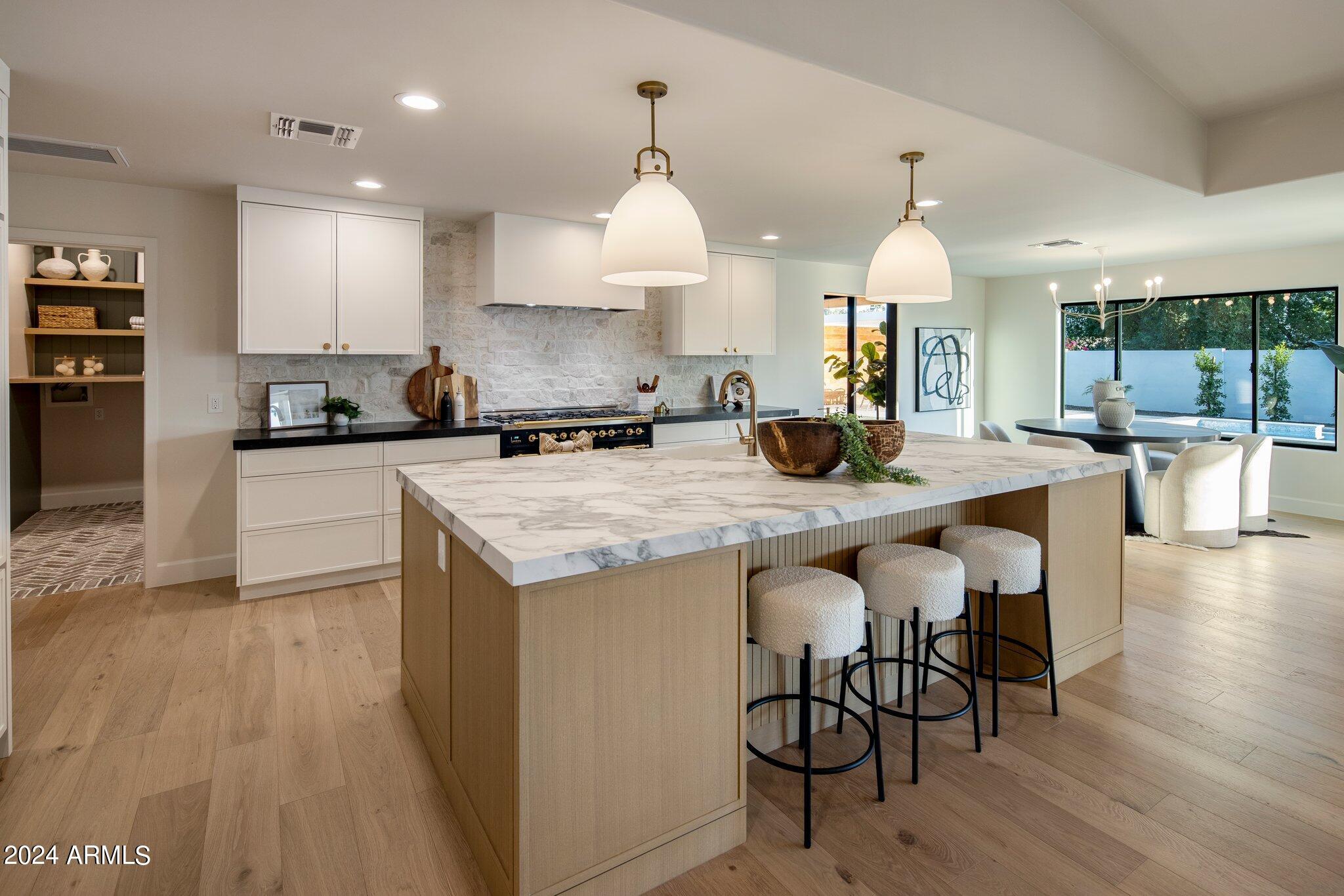 6043 E Redfield Road